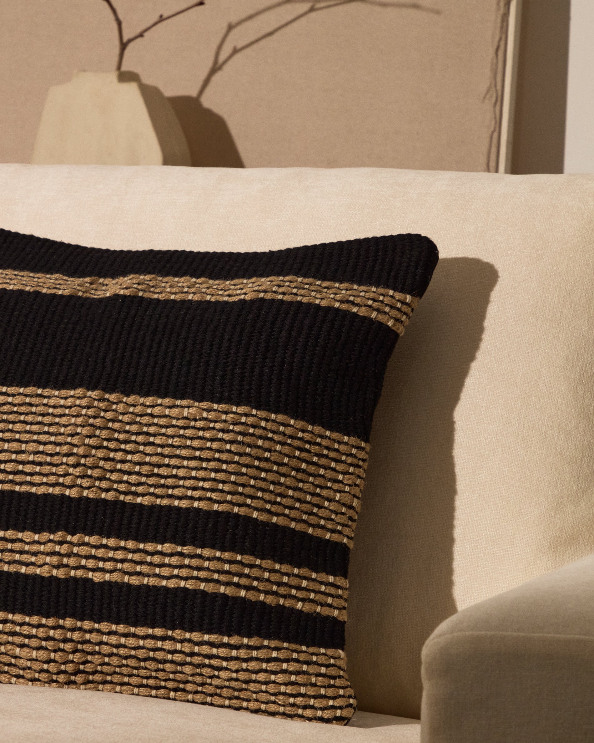 Aylin black jute-embroidered cotton cushion cover 50 x 50 cm - Lifestyle