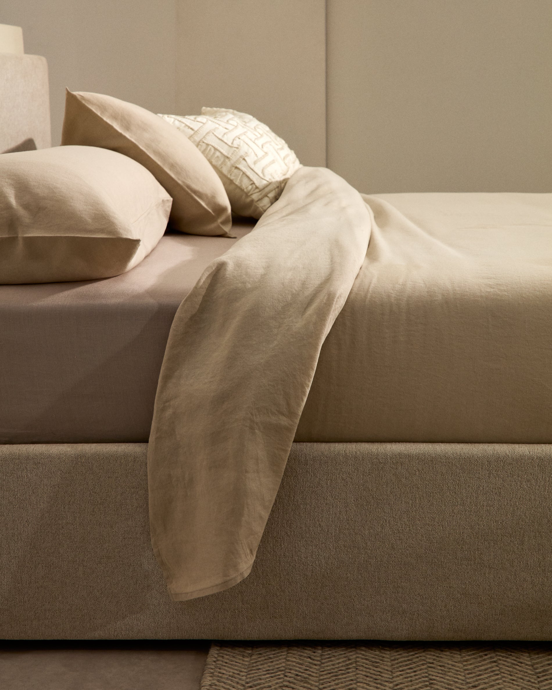 Nahiri beige chenille bed with storage base for 160 x 200cm mattress - Lifestyle