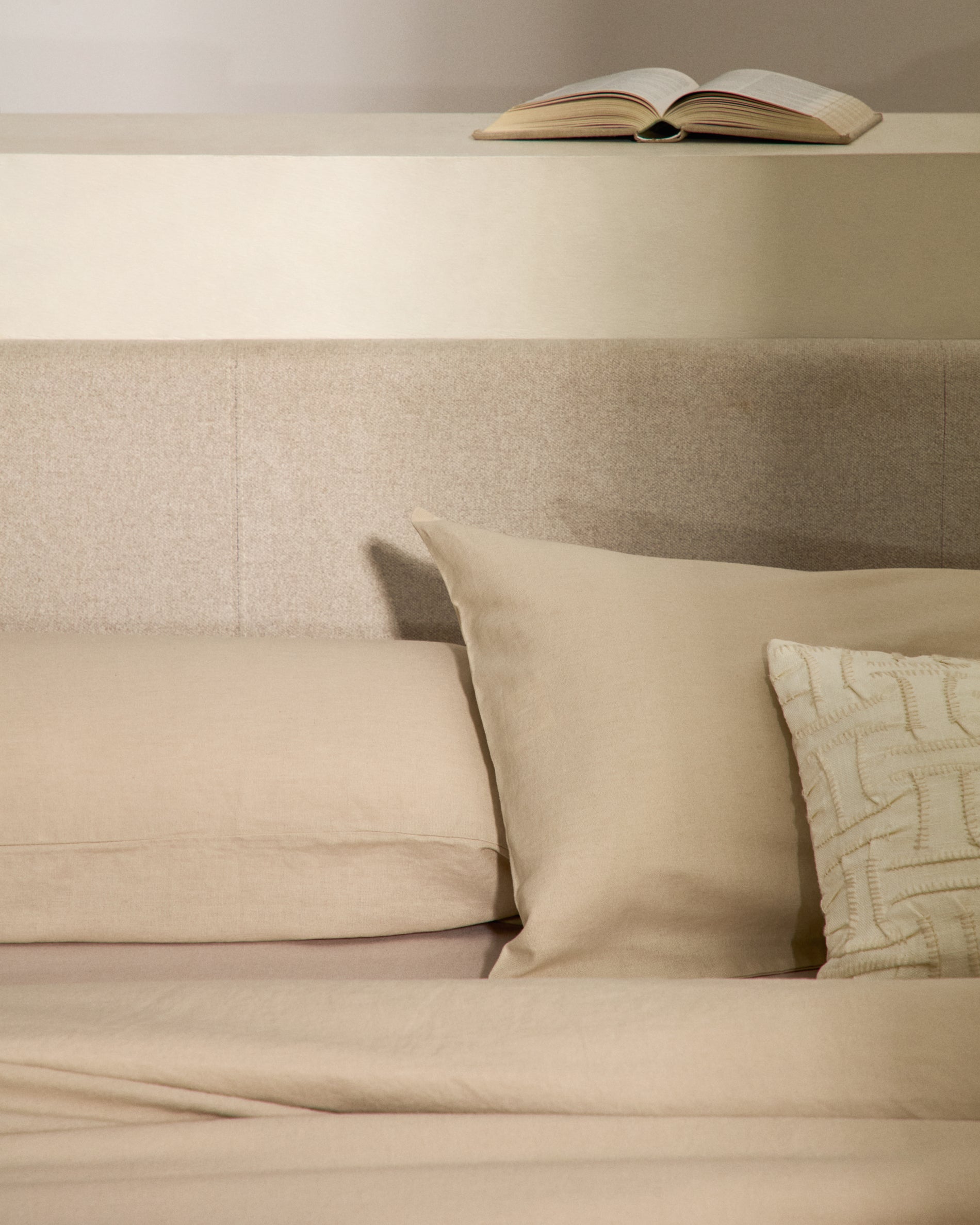 Nahiri beige chenille bed with storage base for 160 x 200cm mattress - Lifestyle