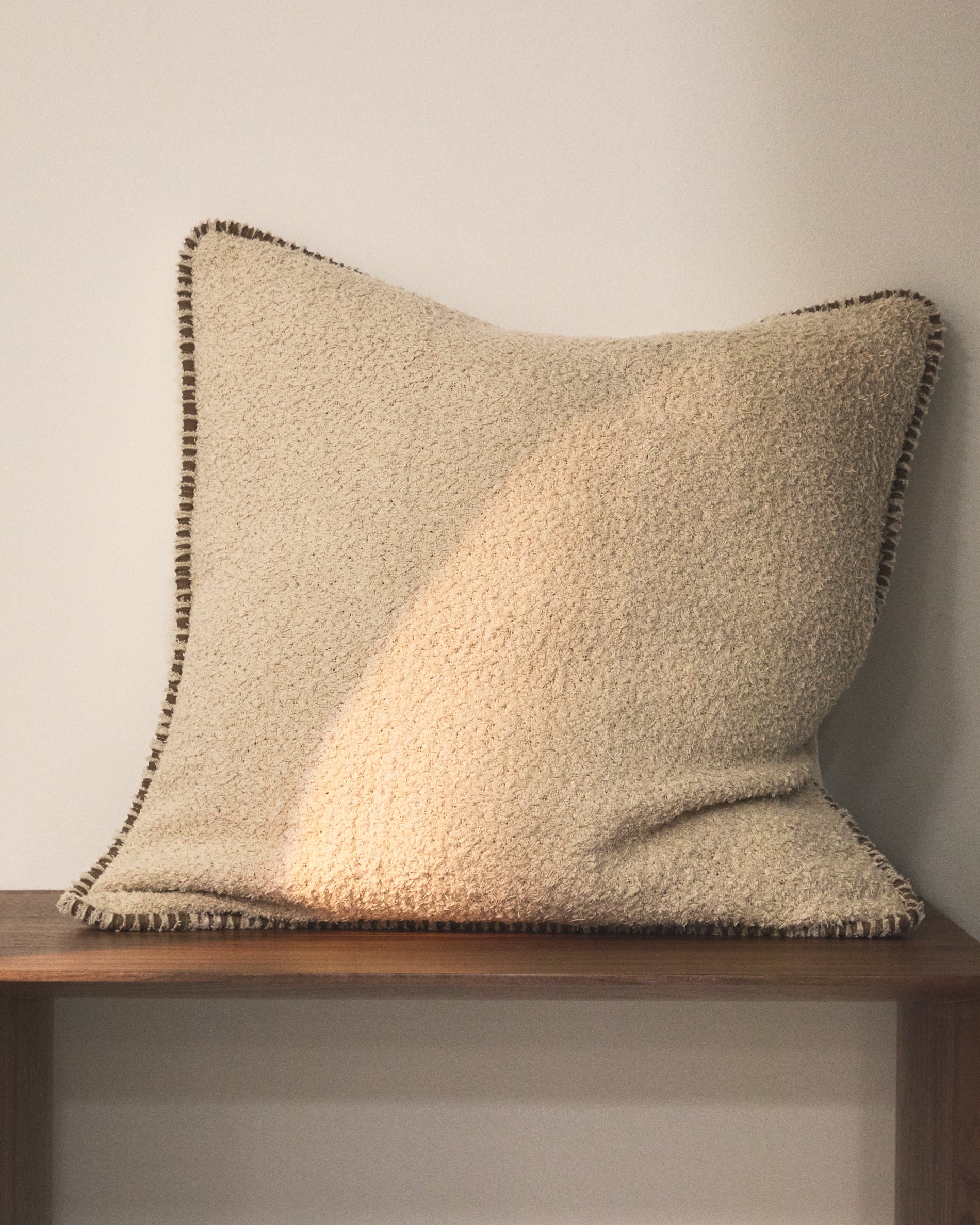 Enari beige cotton cushion cover with contrasting brown trim 50 x 50cm - Lifestyle