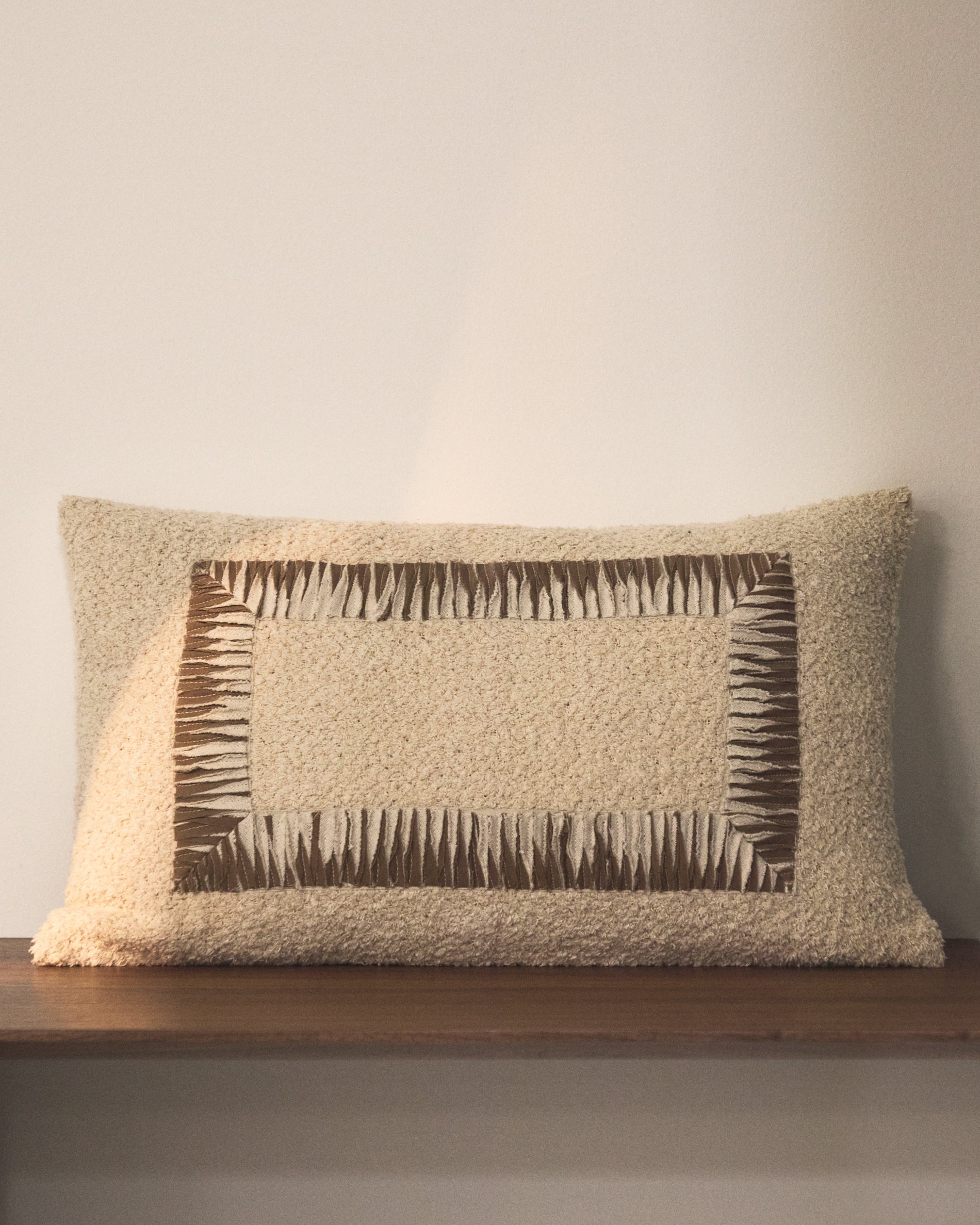 Enari beige and brown cotton cushion cover 50 x 30cm - Lifestyle