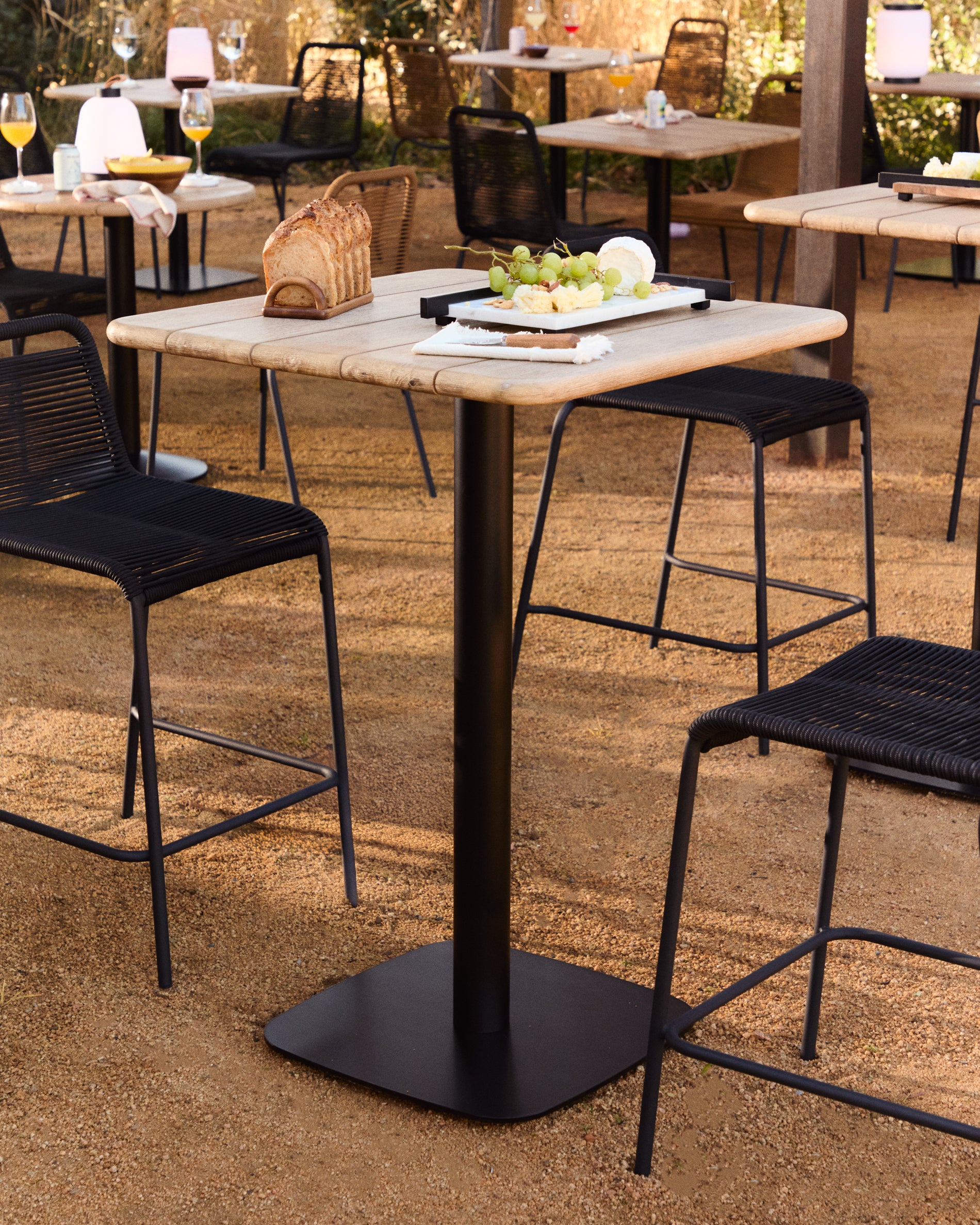 Saura square high bar table black steel frame natural finish acacia top 96x70x70cm FSC100% - Lifestyle