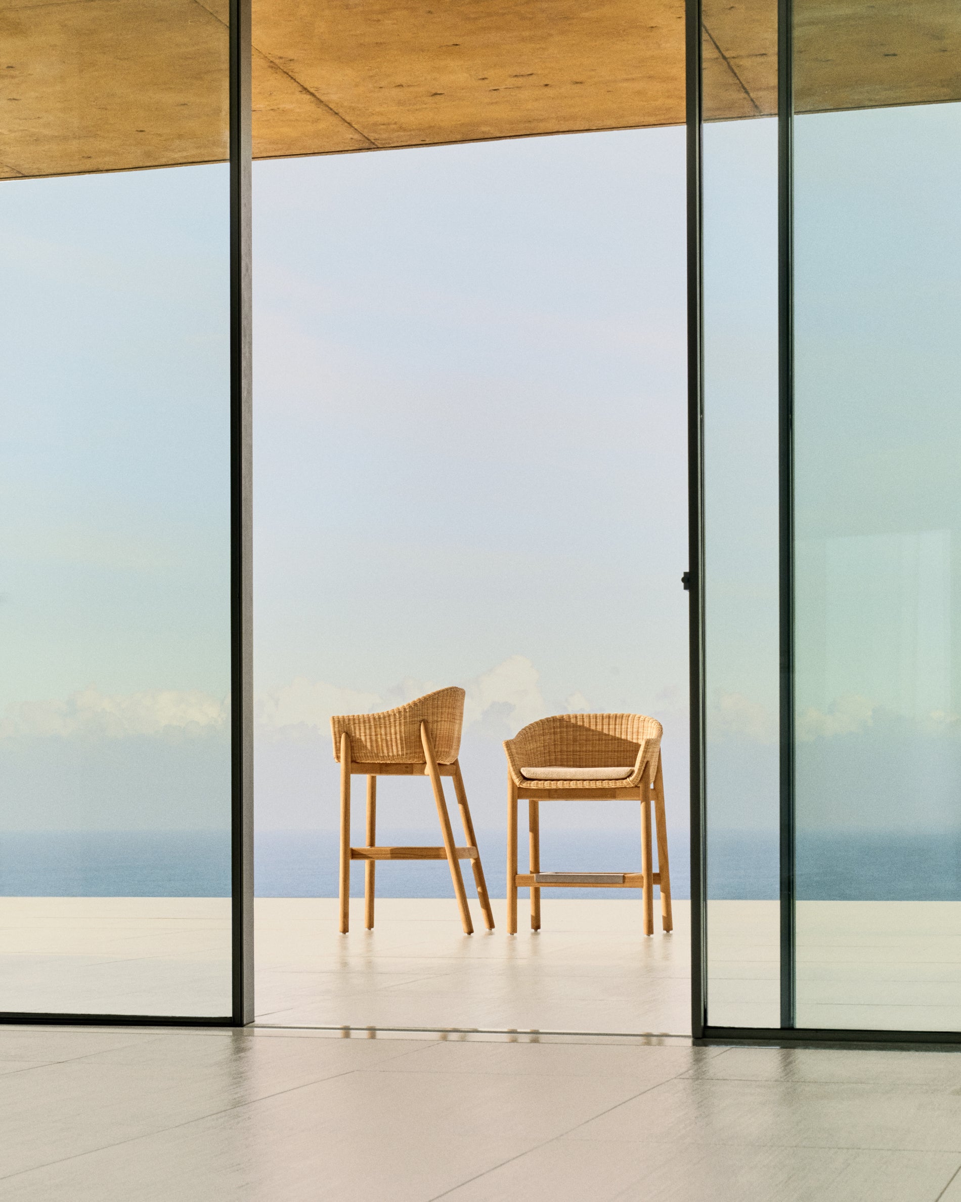 Galea stool in FSC 100% solid teak wood and synthetic rattan 75cm - Lifestyle