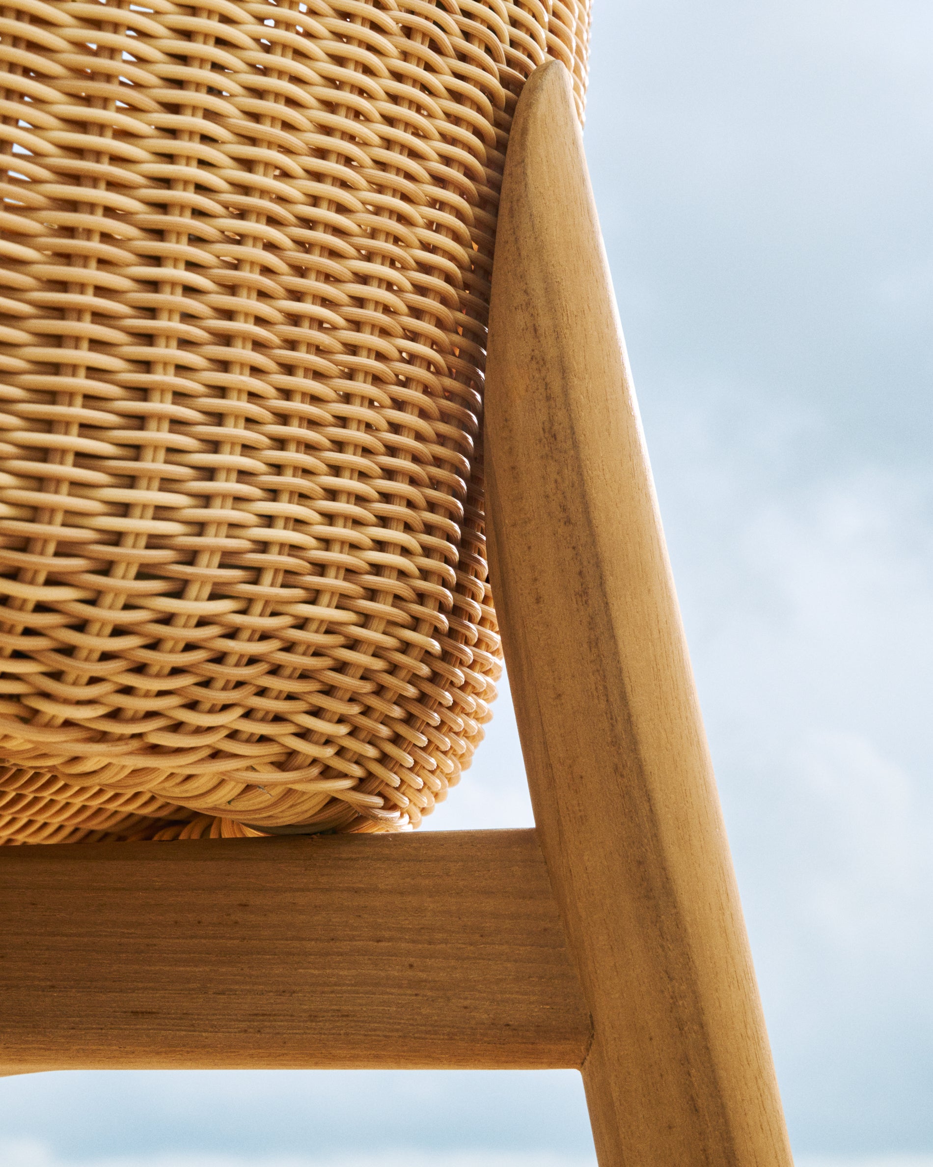 Galea stool in FSC 100% solid teak wood and synthetic rattan 75cm - Lifestyle