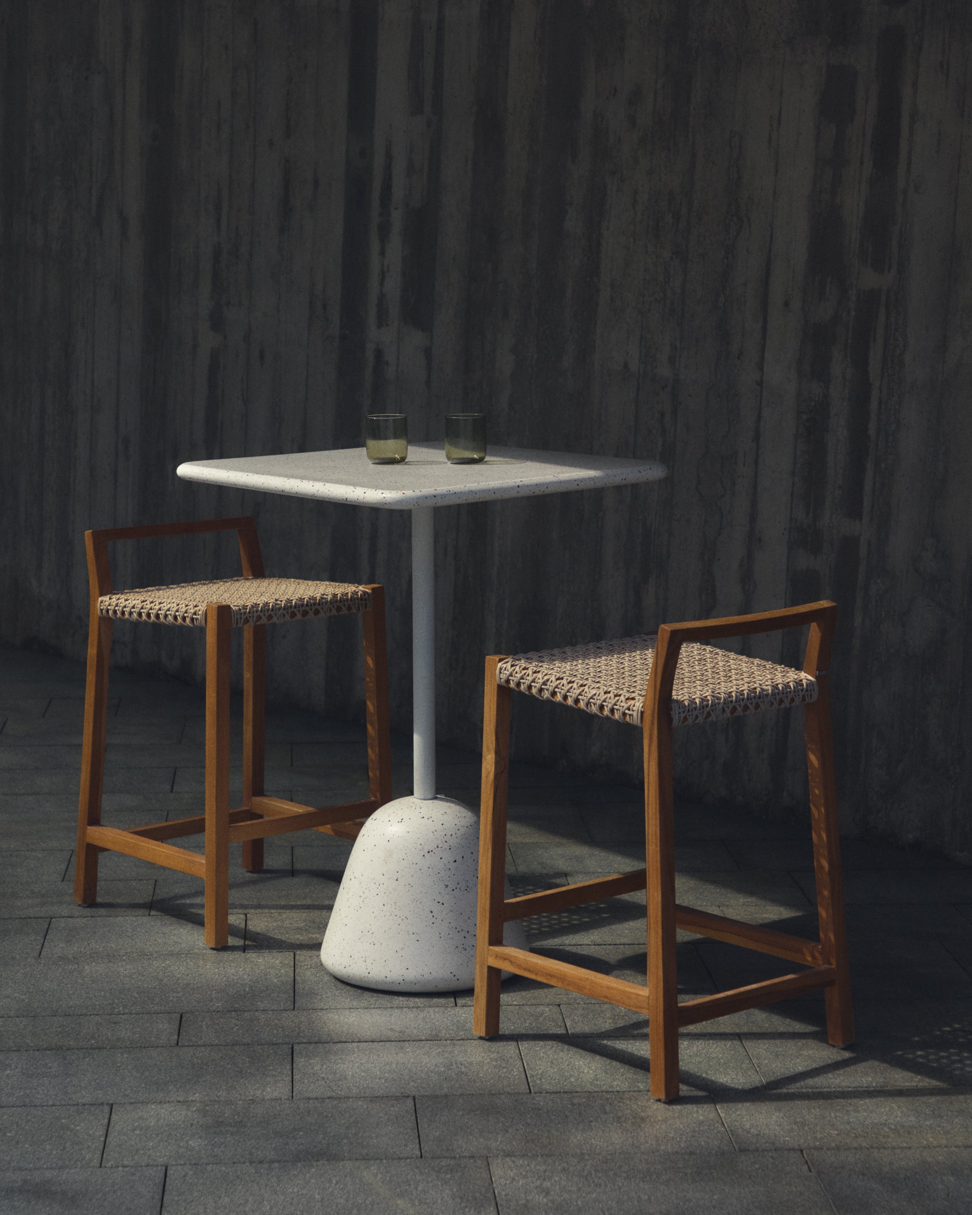 Giverola solid teak wood stool, 67,5 cm - Lifestyle
