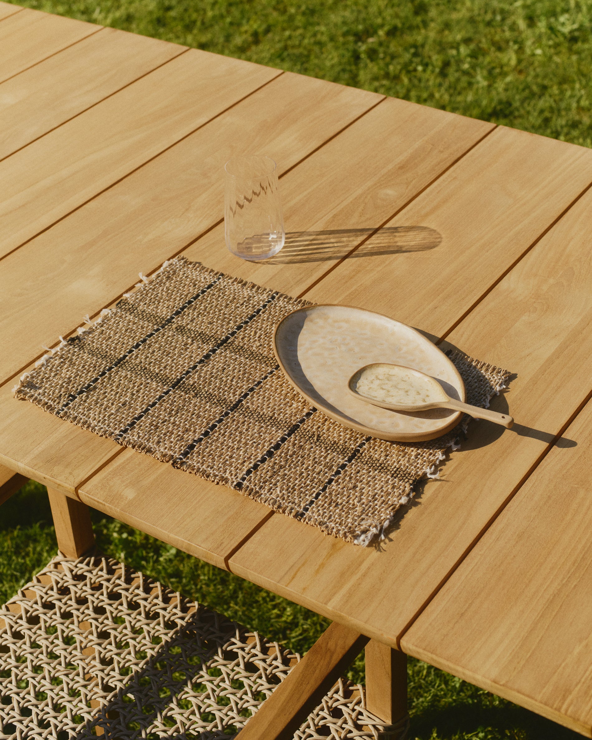Uya set of 2 table runners with natural fibres and natural and black finish 33.5 x 49 cm - Lifestyle
