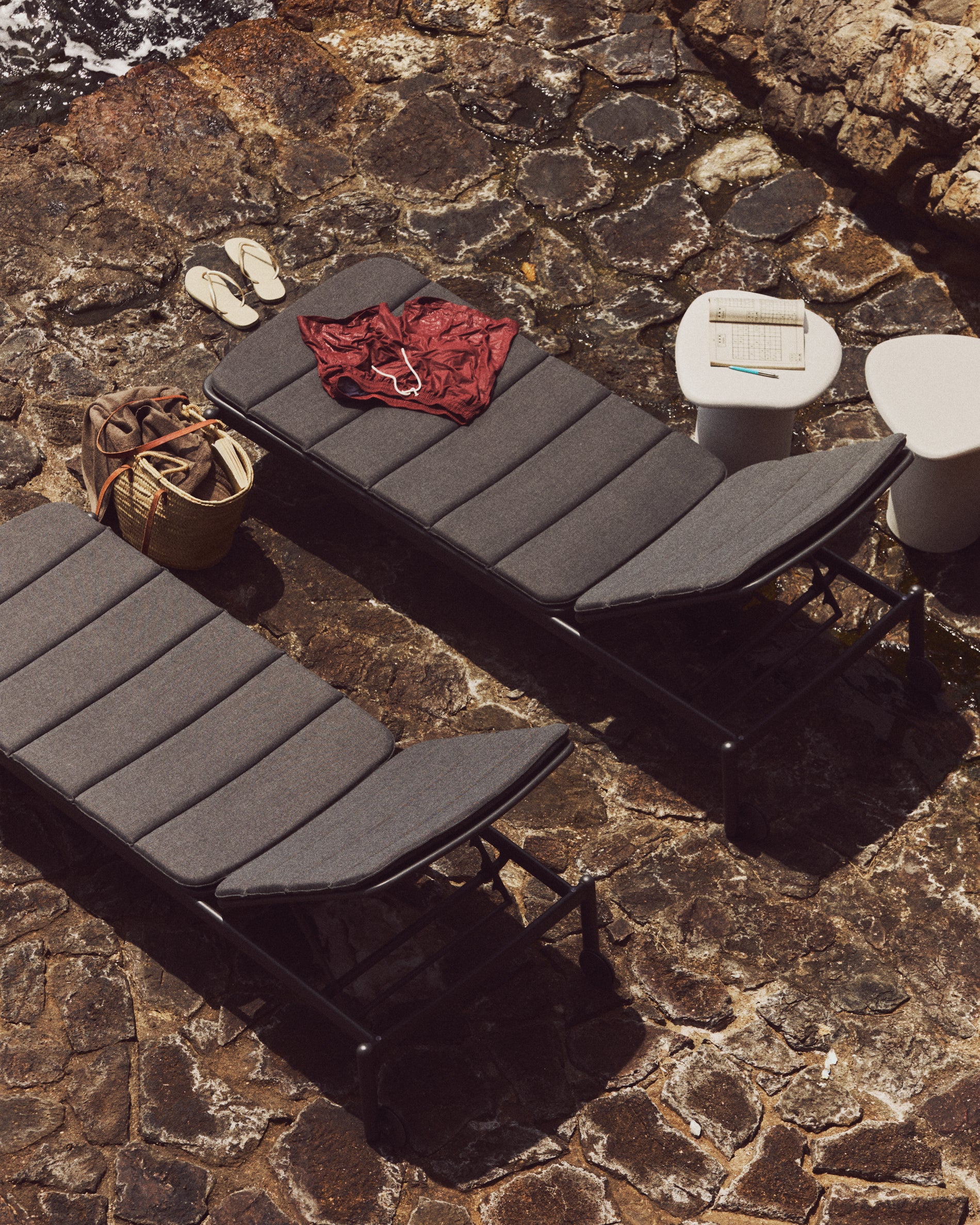 Marcona aluminium sun lounger in a black paint finish - Lifestyle