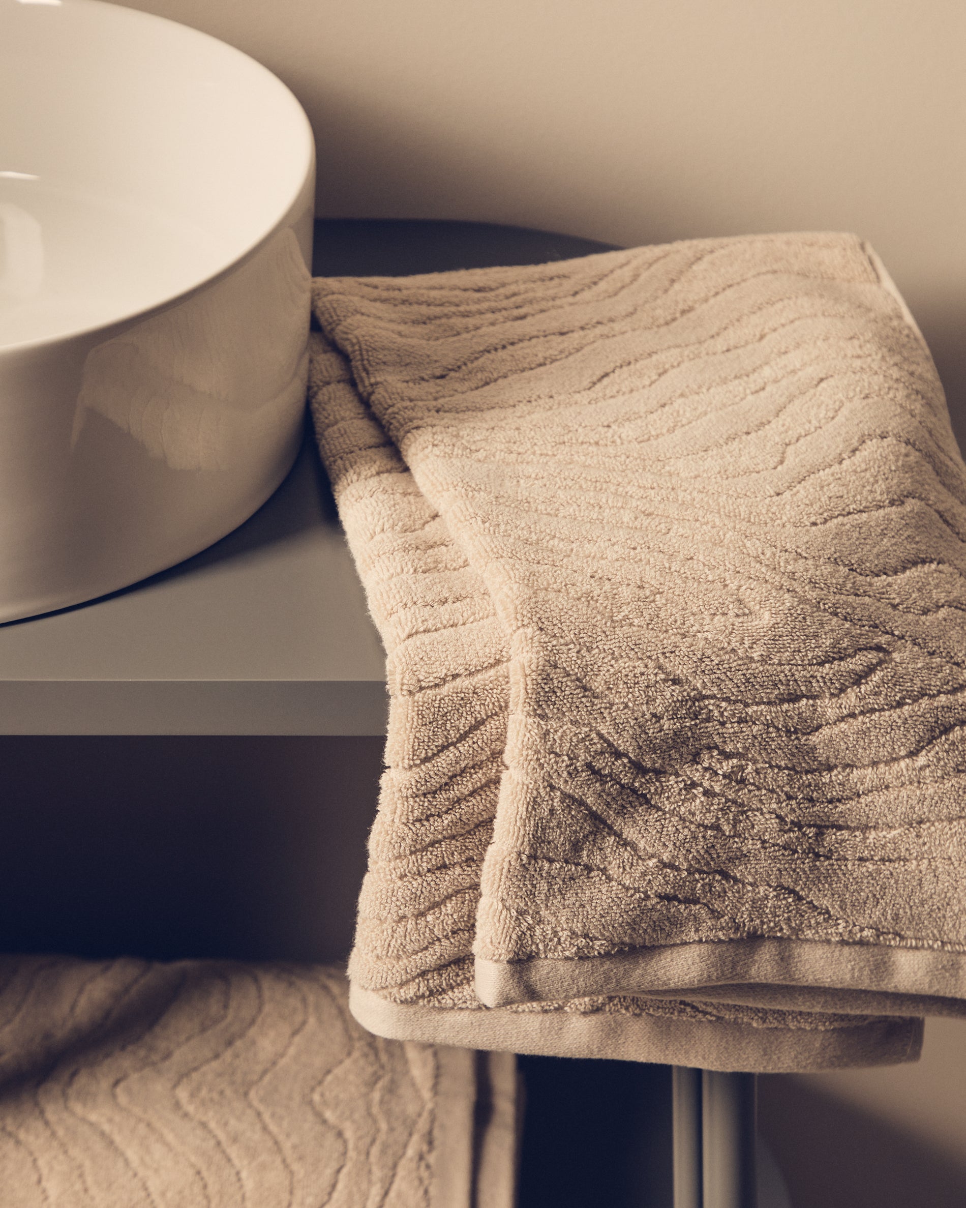 Dalira 100% cotton beige zebra jacquard hand towel 50 x 90cm - Lifestyle