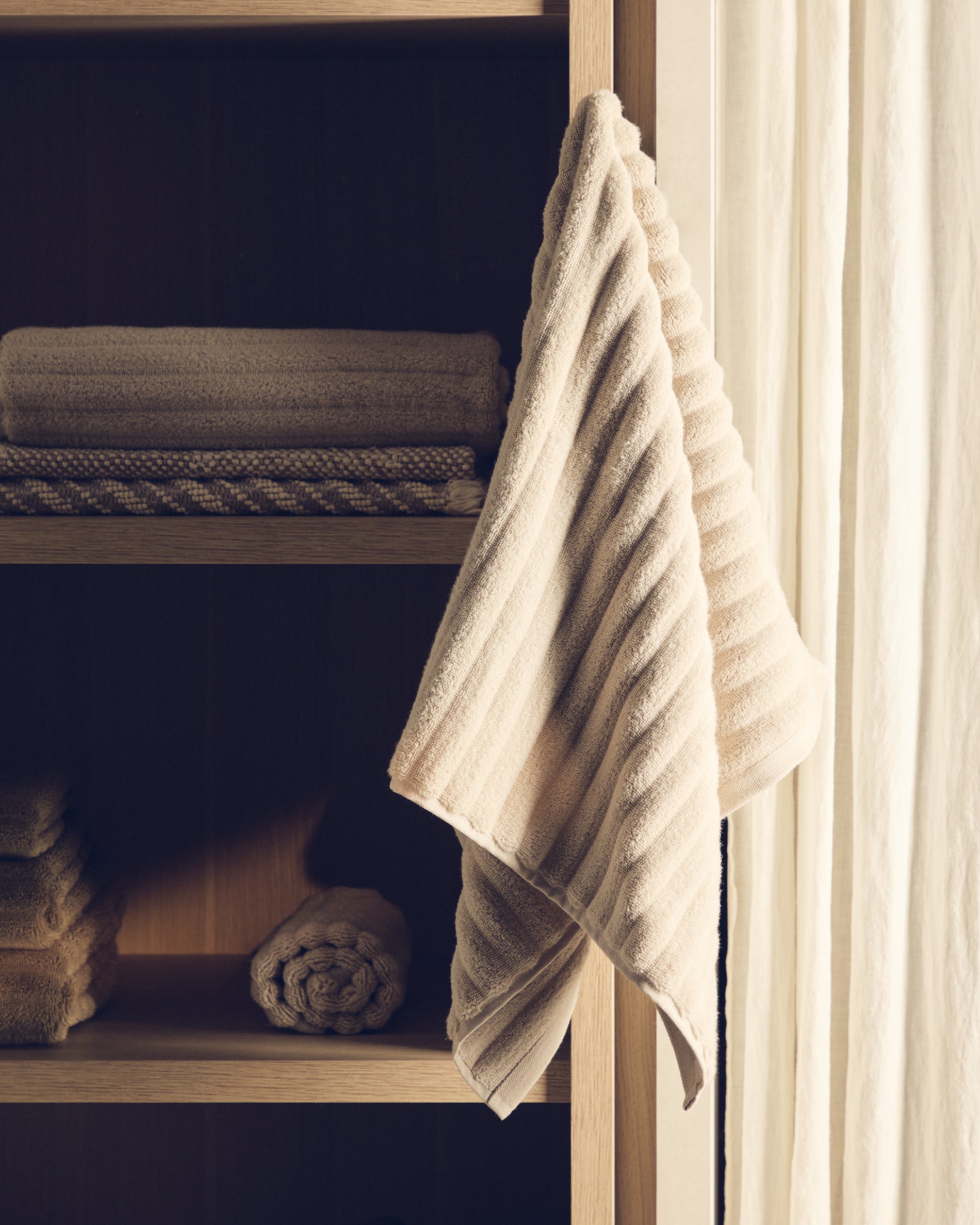Navira 100% cotton beige face towel 30 x 50cm - Lifestyle