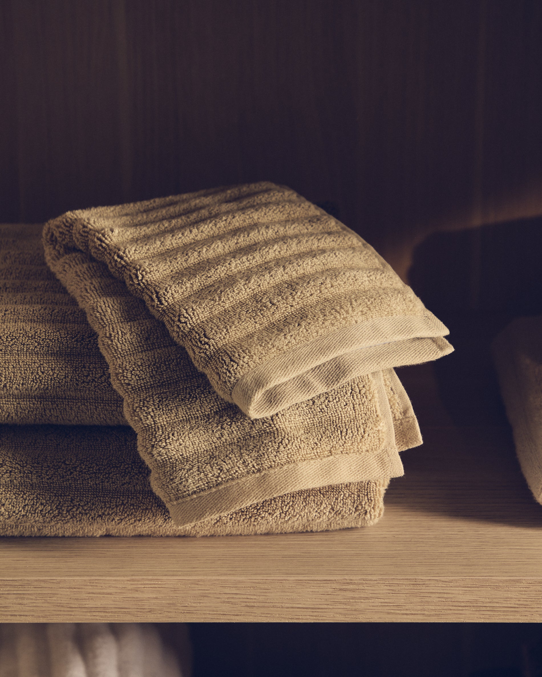 Navira 100% cotton light green face towel 30 x 50cm - Lifestyle