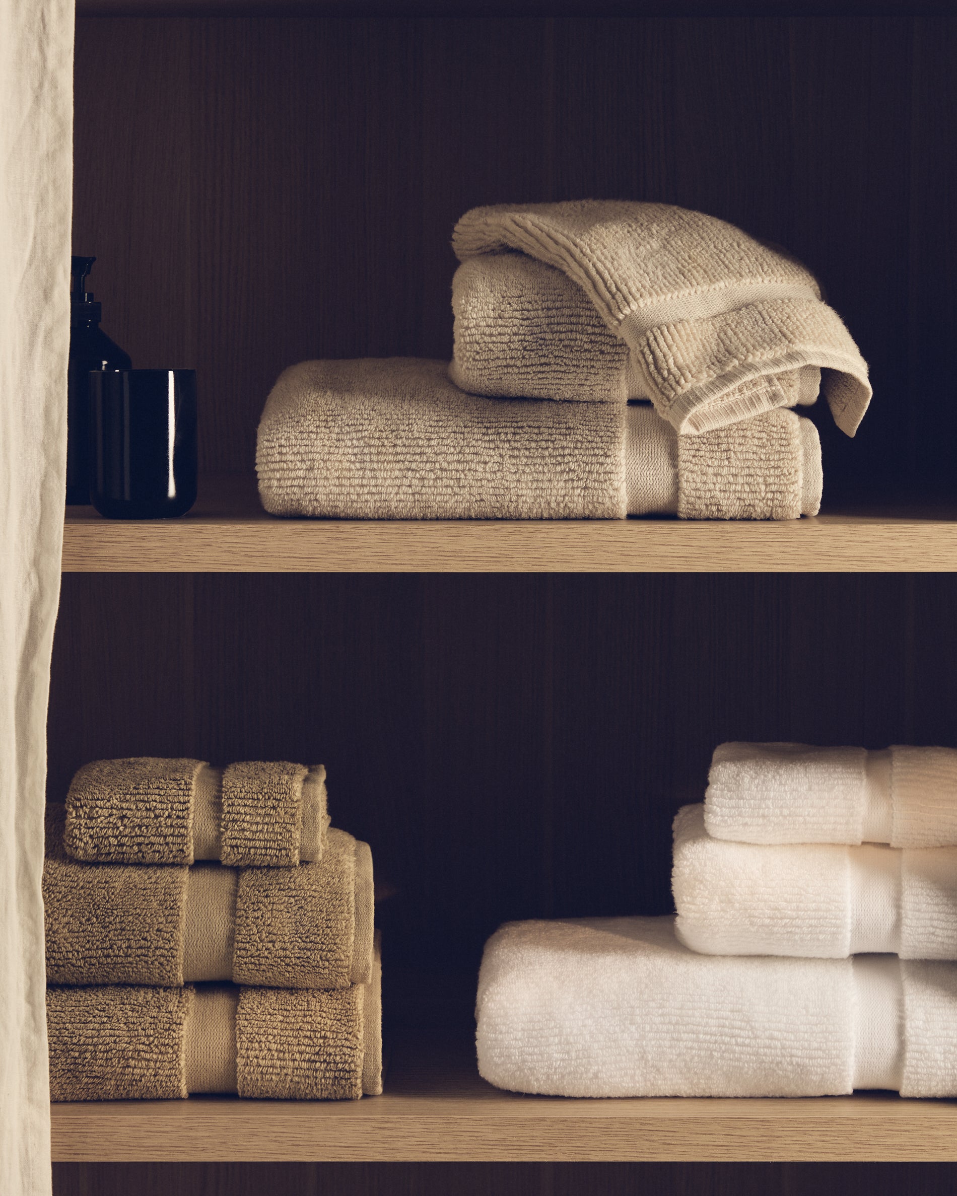 Olvira 100% cotton dark green jacquard face towel 30 x 50cm - Lifestyle