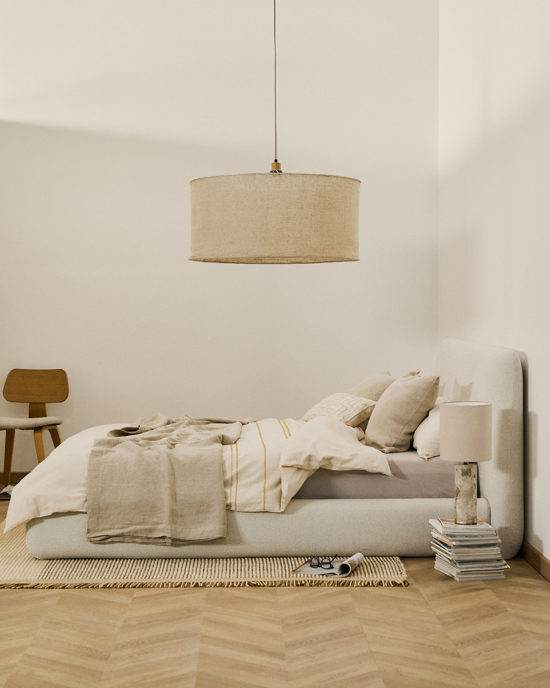 Martina bed with removable cover in ecru chenille for mattress 160 x 200cm - Lifestyle