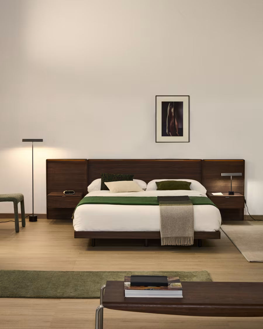 Norlen ágy 2 éjjeliszekrénnyel, sötét dió furnérral és LED világítással, 180 x 200 cm-es matrac számára, FSC Mix Credit