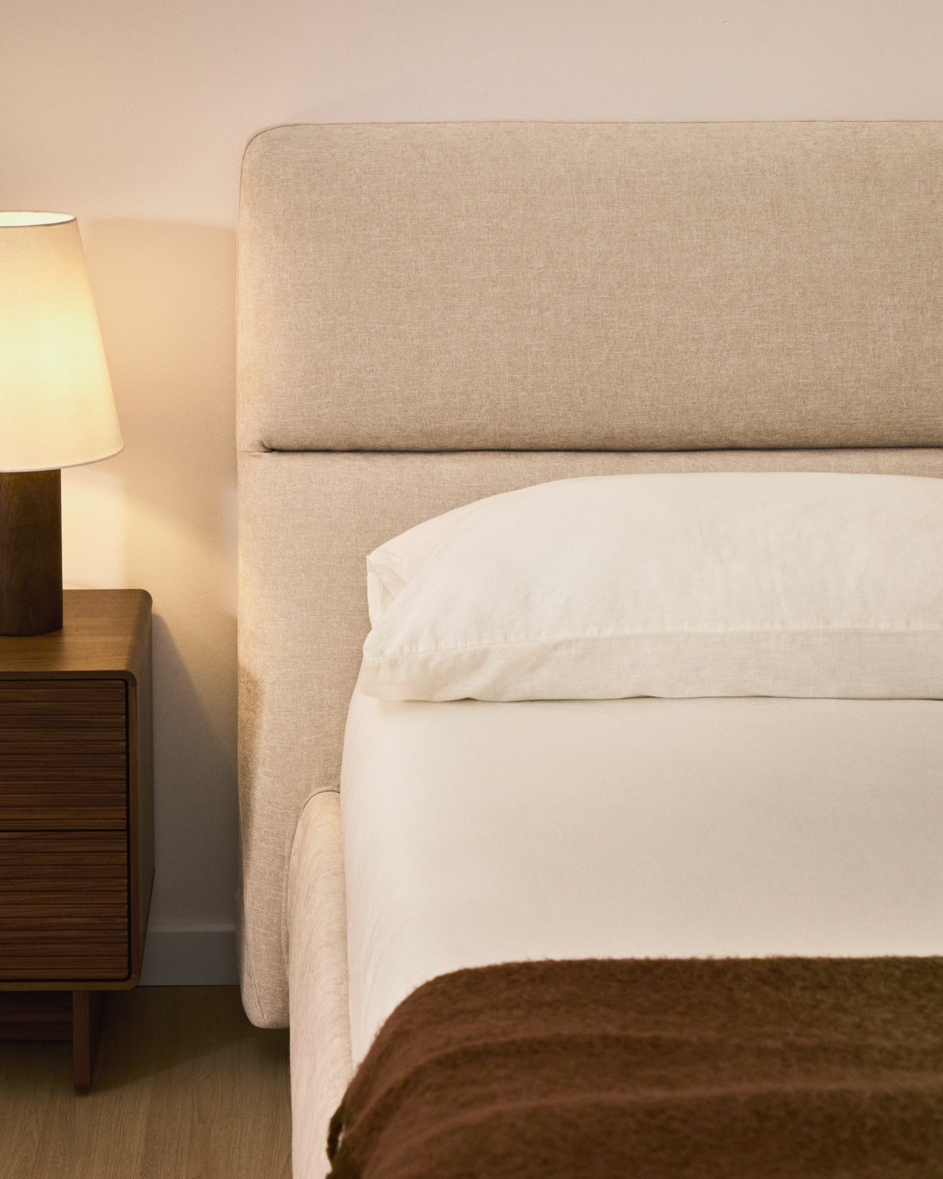 Dafra beige chenille bed with storage base and removable covers for mattress 160 x 200cm - Lifestyle