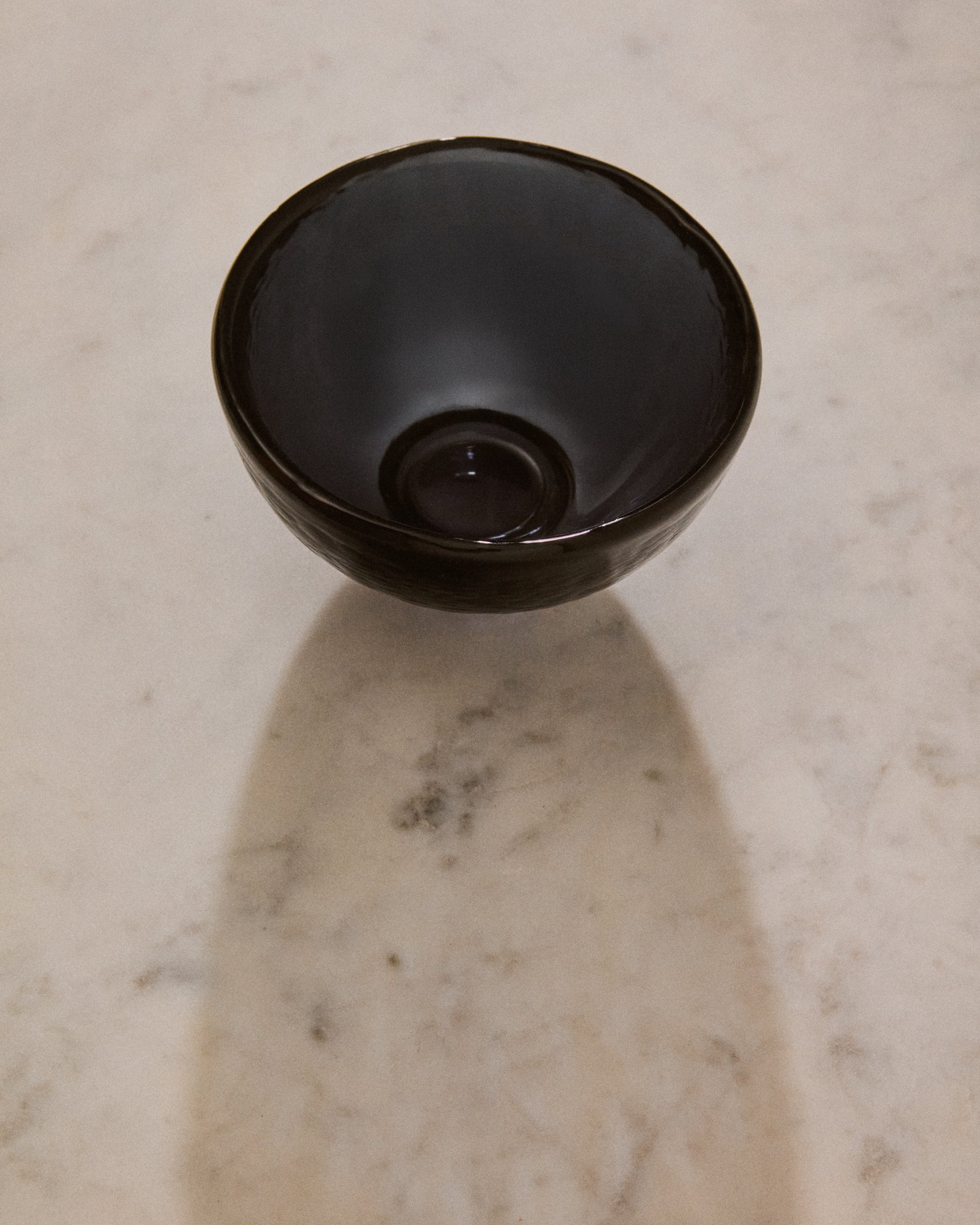 Sileia small bowl made of blue recycled glass - Lifestyle