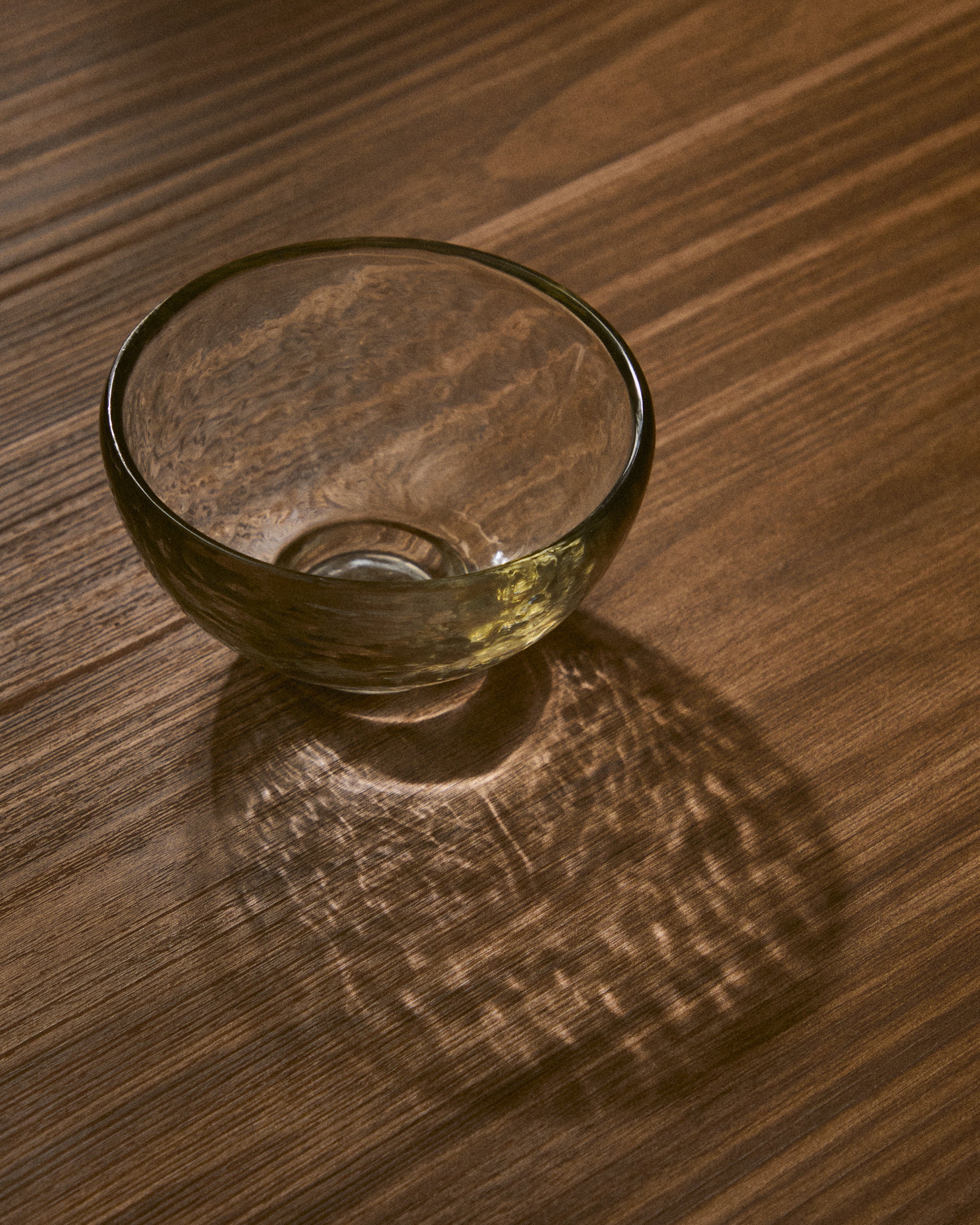 Sileia small bowl made of transparent recycled glass - Lifestyle