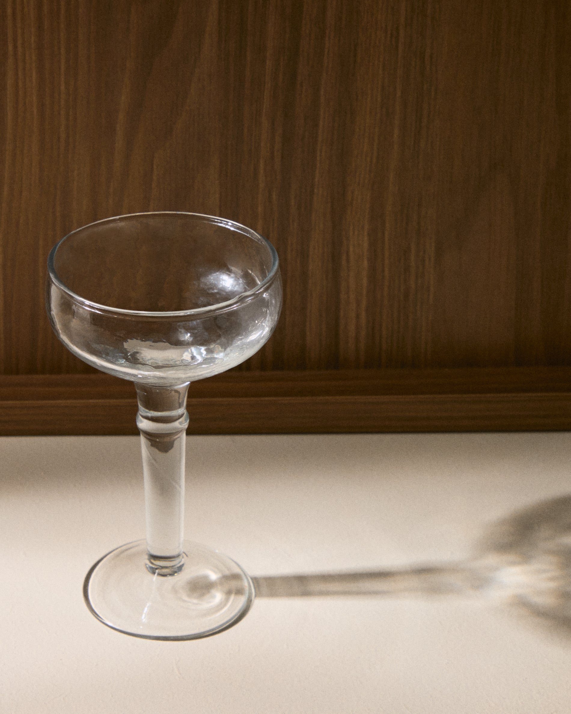 Vinea wine glass made of recycled glass - Lifestyle