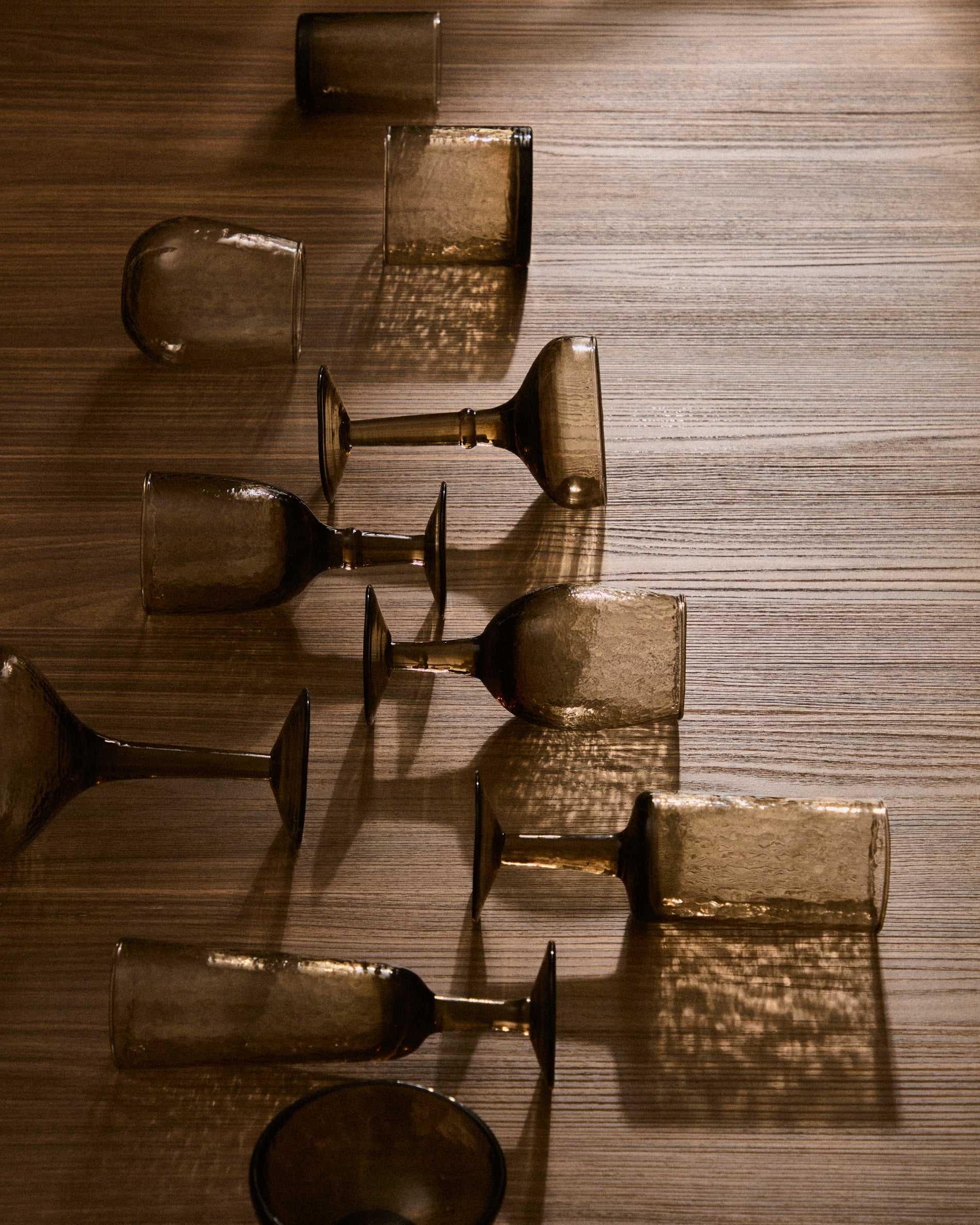 Sileia cup made of brown recycled glass - Lifestyle