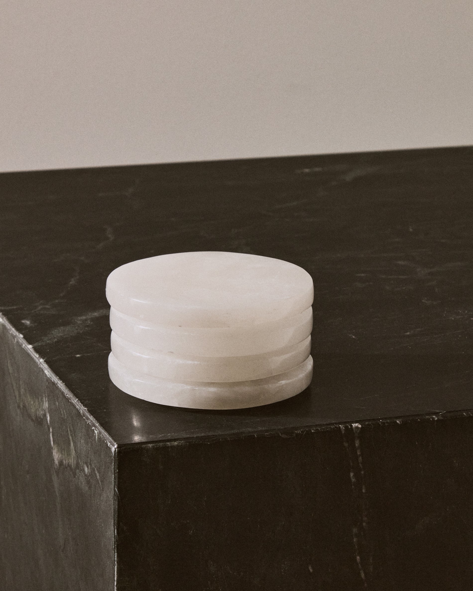 Noreli set of 4 alabaster coasters - Lifestyle