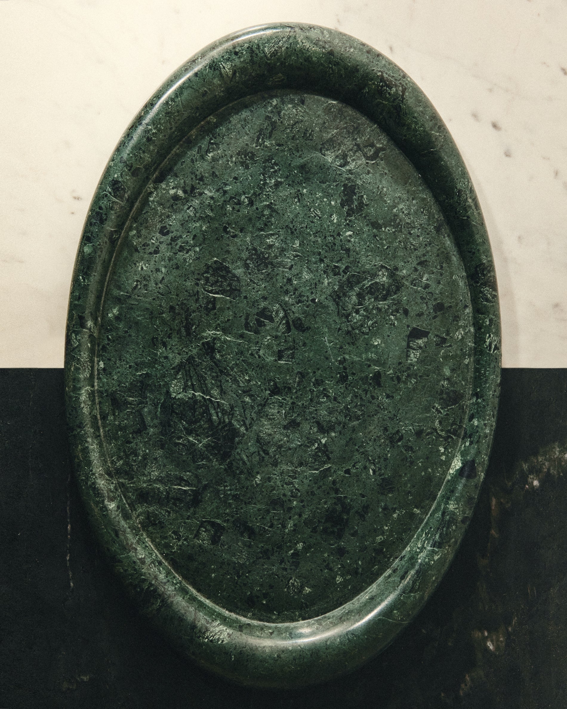 Lenorel tray in green marble 43 x 28 cm - Lifestyle