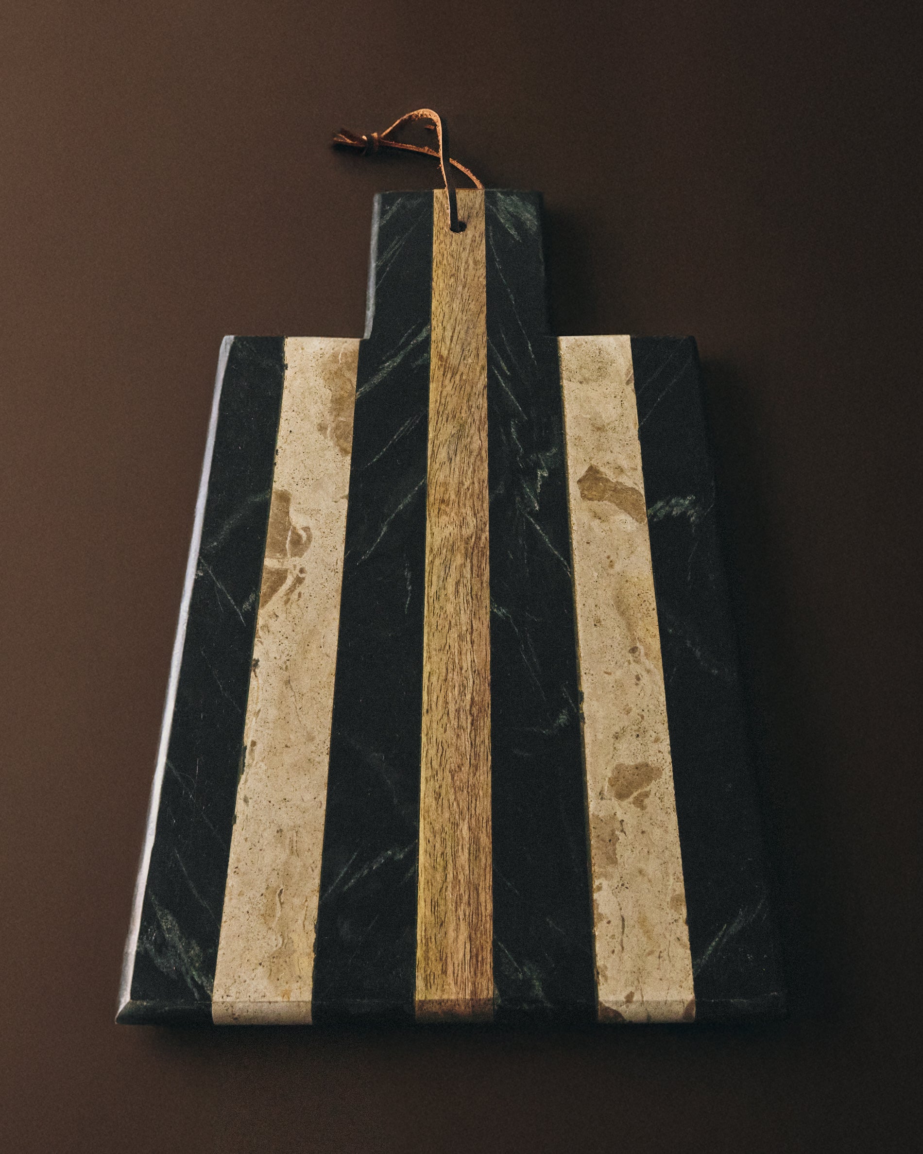 Surne serving board in black, brown and beige marble 30 x 23 cm - Lifestyle