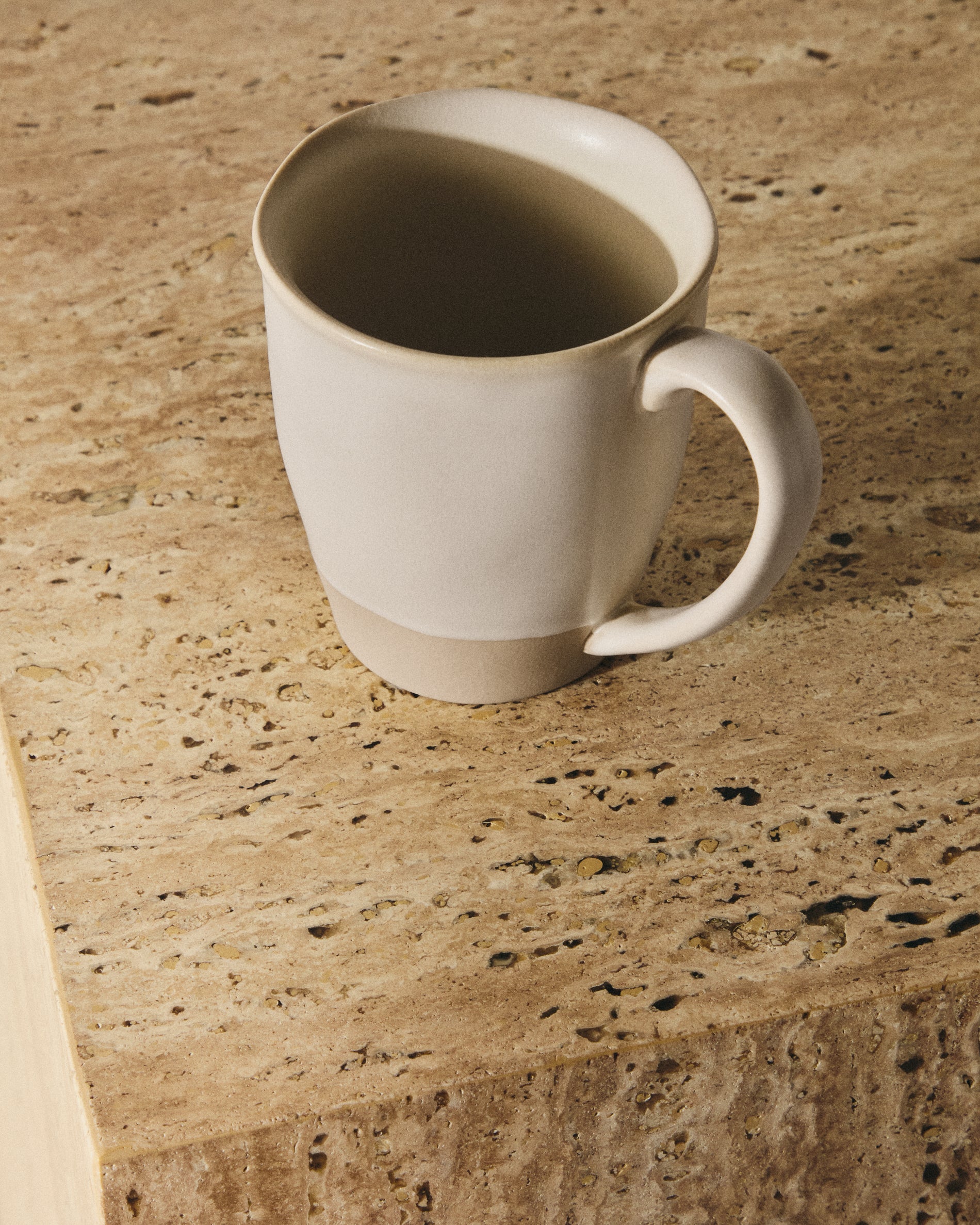 Beige Azir large ceramic mug - Lifestyle
