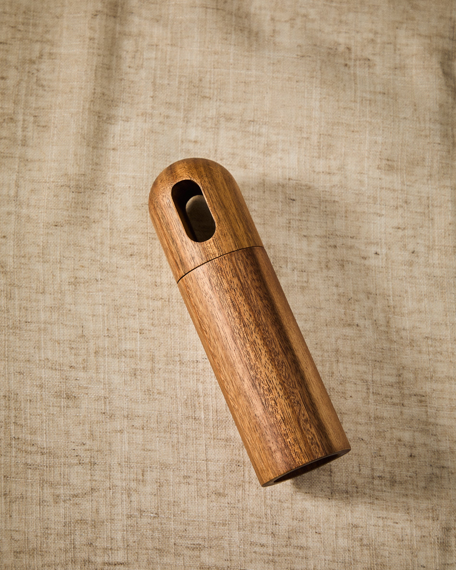 Blera salt and pepper mill in acacia wood 18.5 cm FSC 100% - Lifestyle