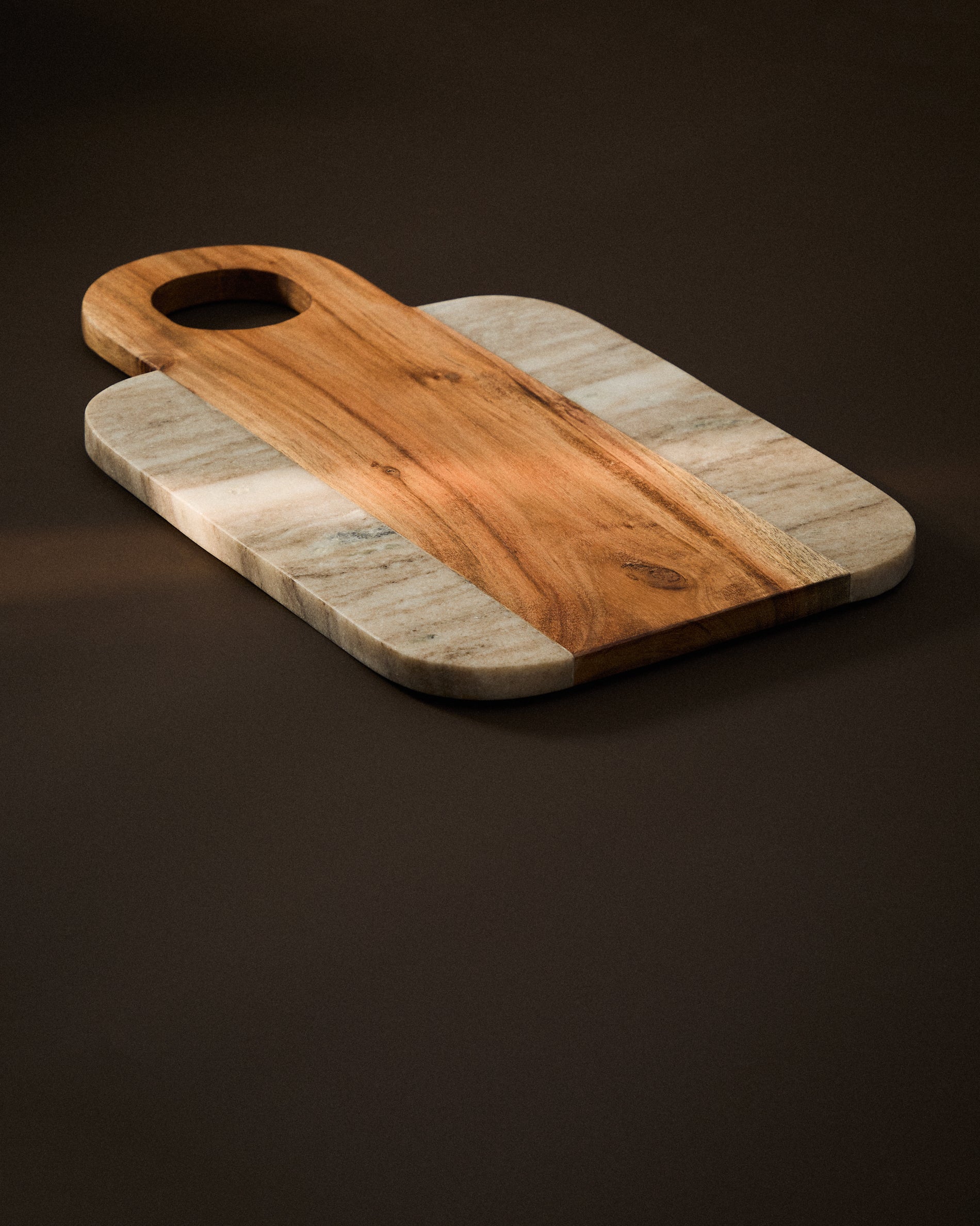 Nuvir serving board in beige marble and solid acacia wood - Lifestyle