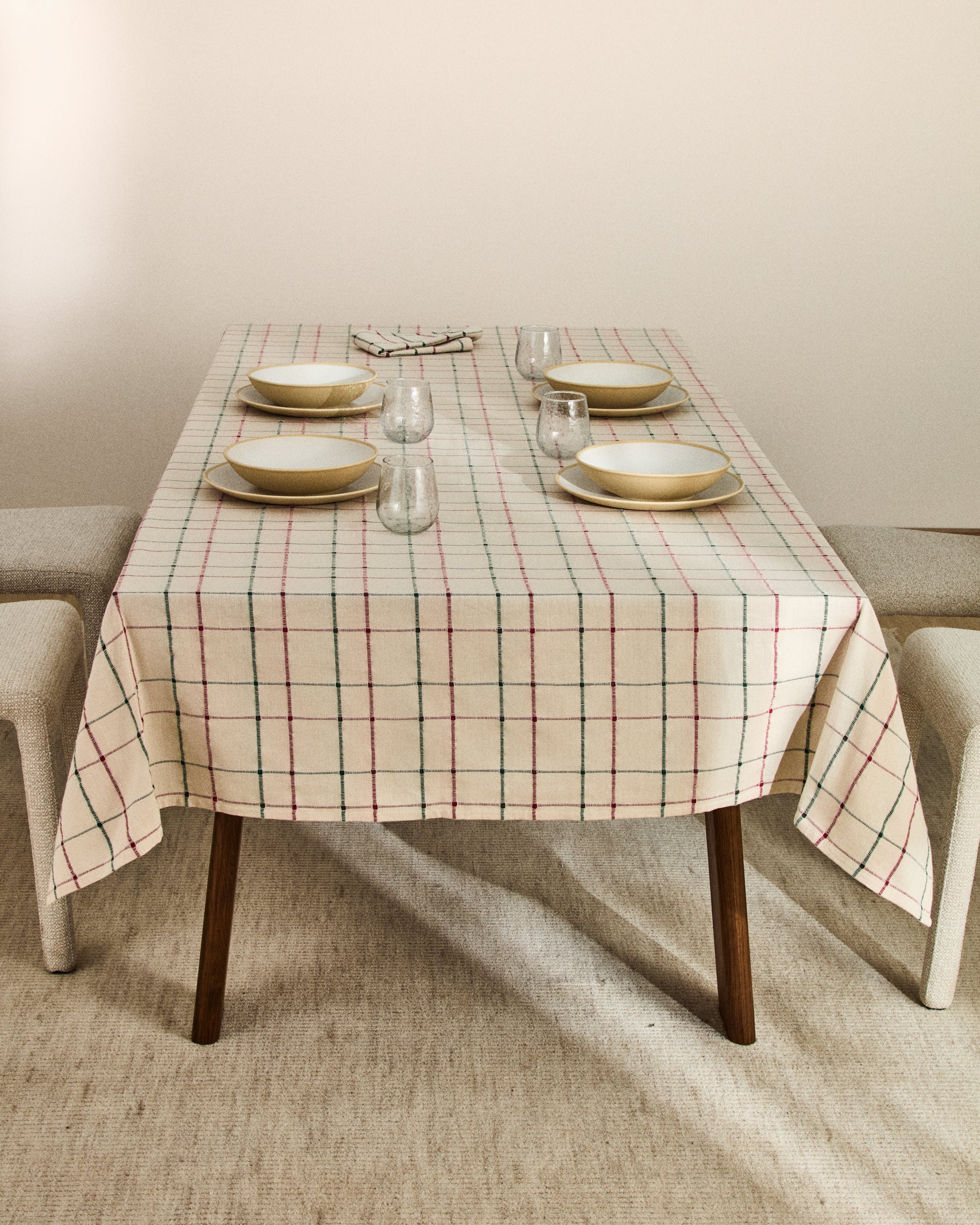 Aldelie multicoloured 100% cotton jacquard tablecloth 150 x 250cm - Lifestyle