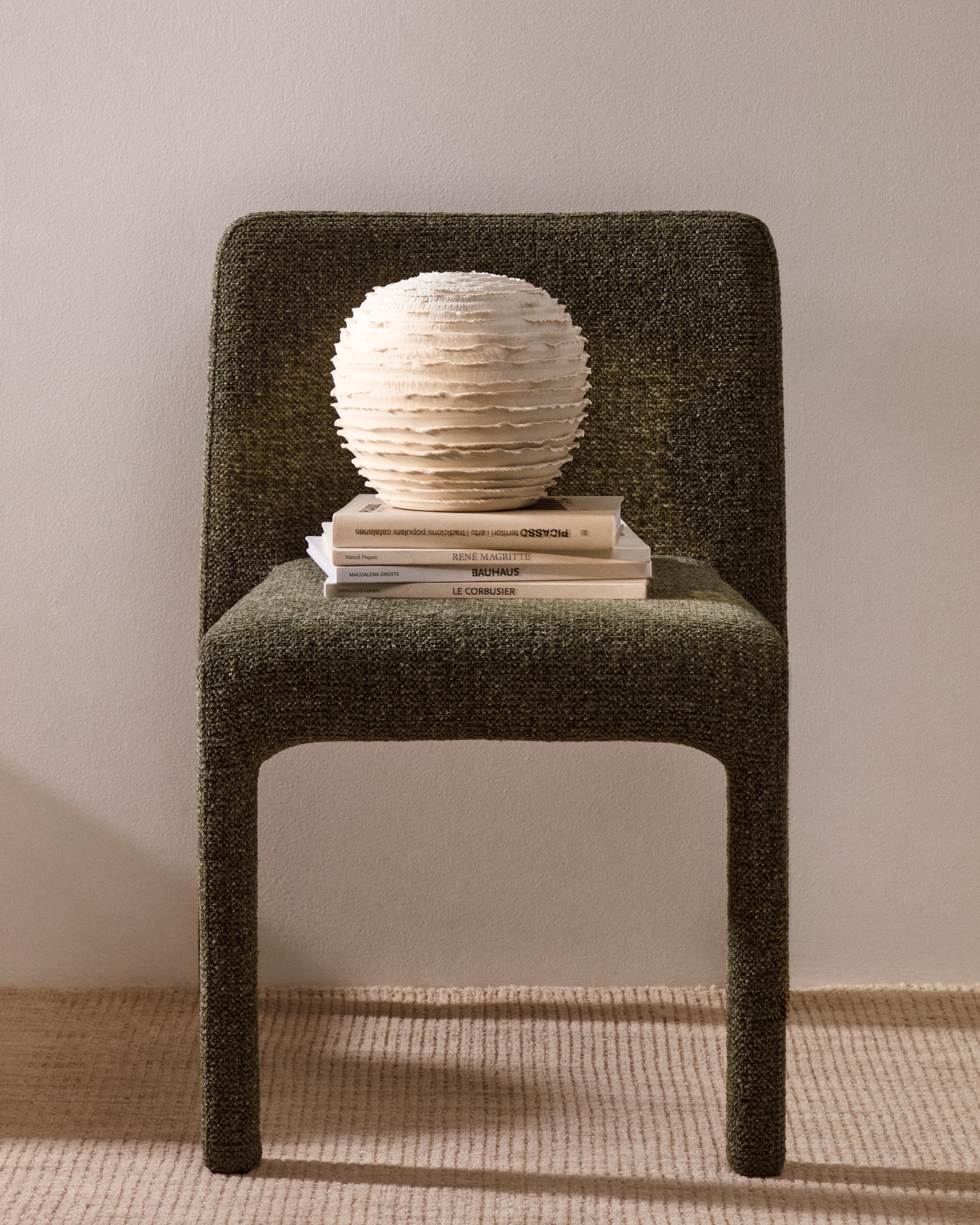 Evania vase in beige ceramic 21 cm - Lifestyle