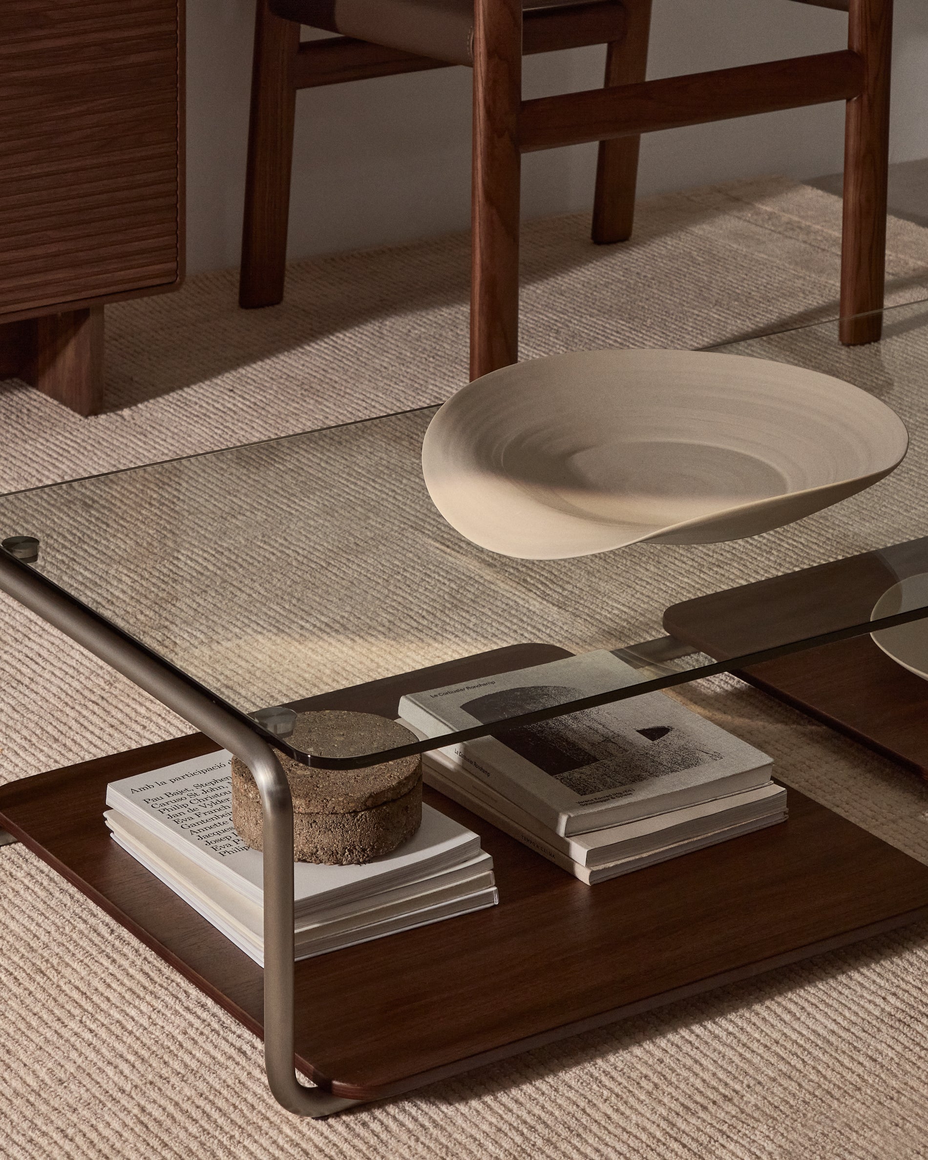 Ebenor beige ceramic centerpiece Ø 53 cm - Lifestyle