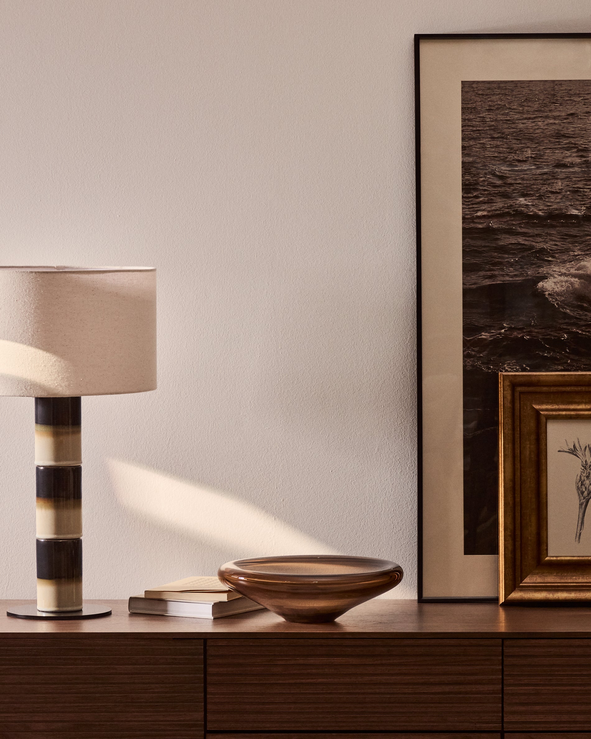 Zolira brown glass centerpiece Ø 31 cm - Lifestyle