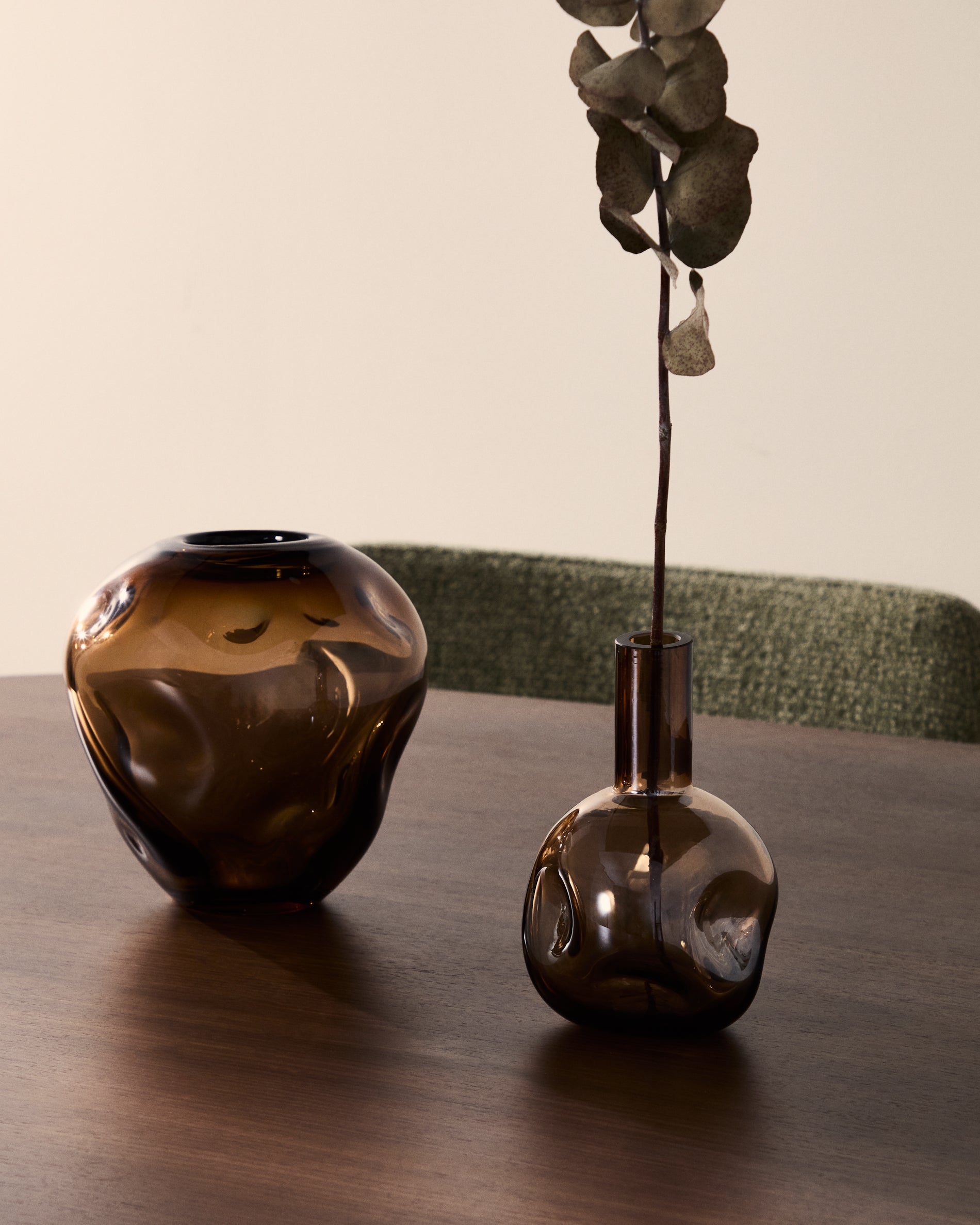 Olivet brown glass vase 30 cm - Lifestyle