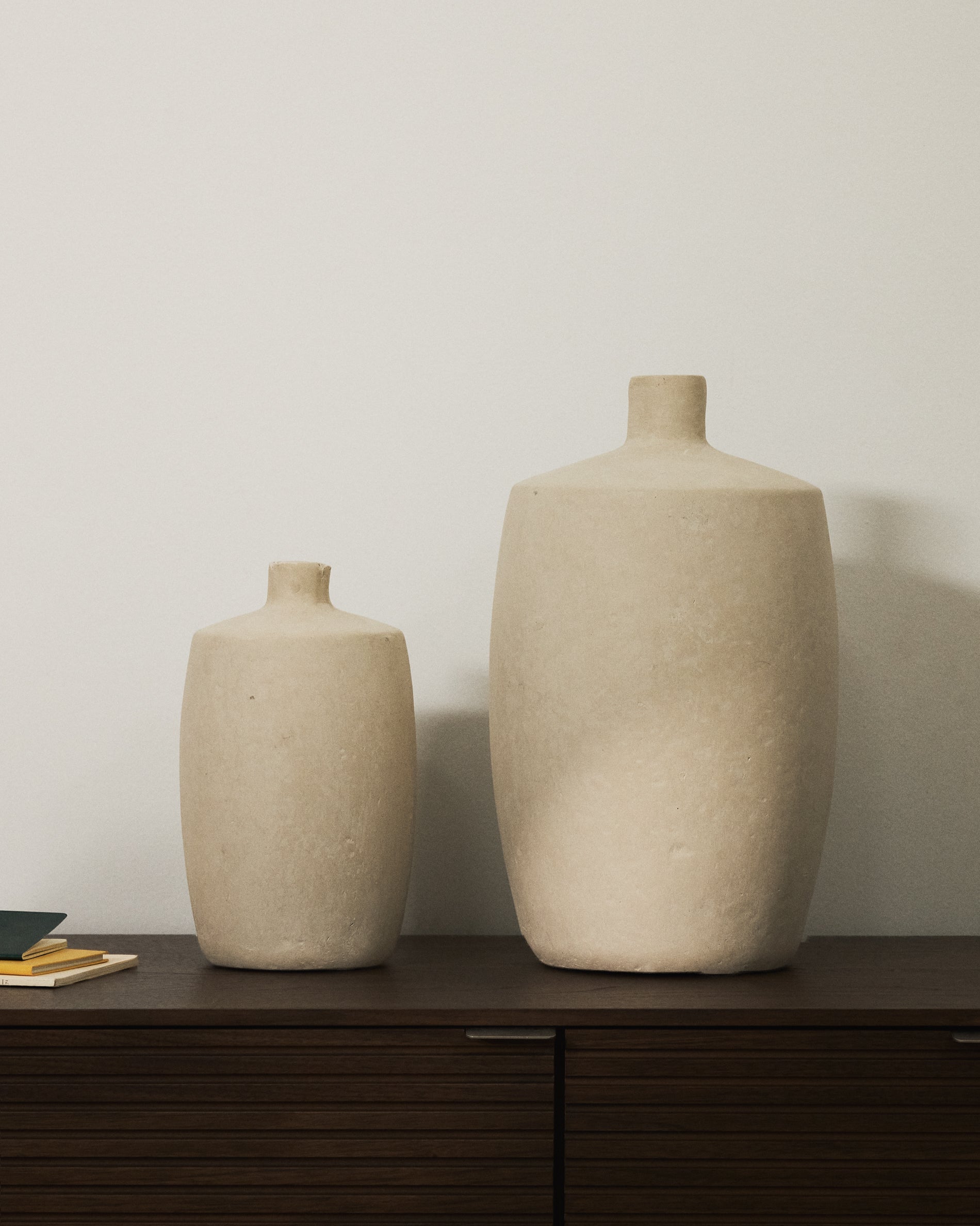 Mireni papier-mâché vase beige Ø 39 cm - Lifestyle