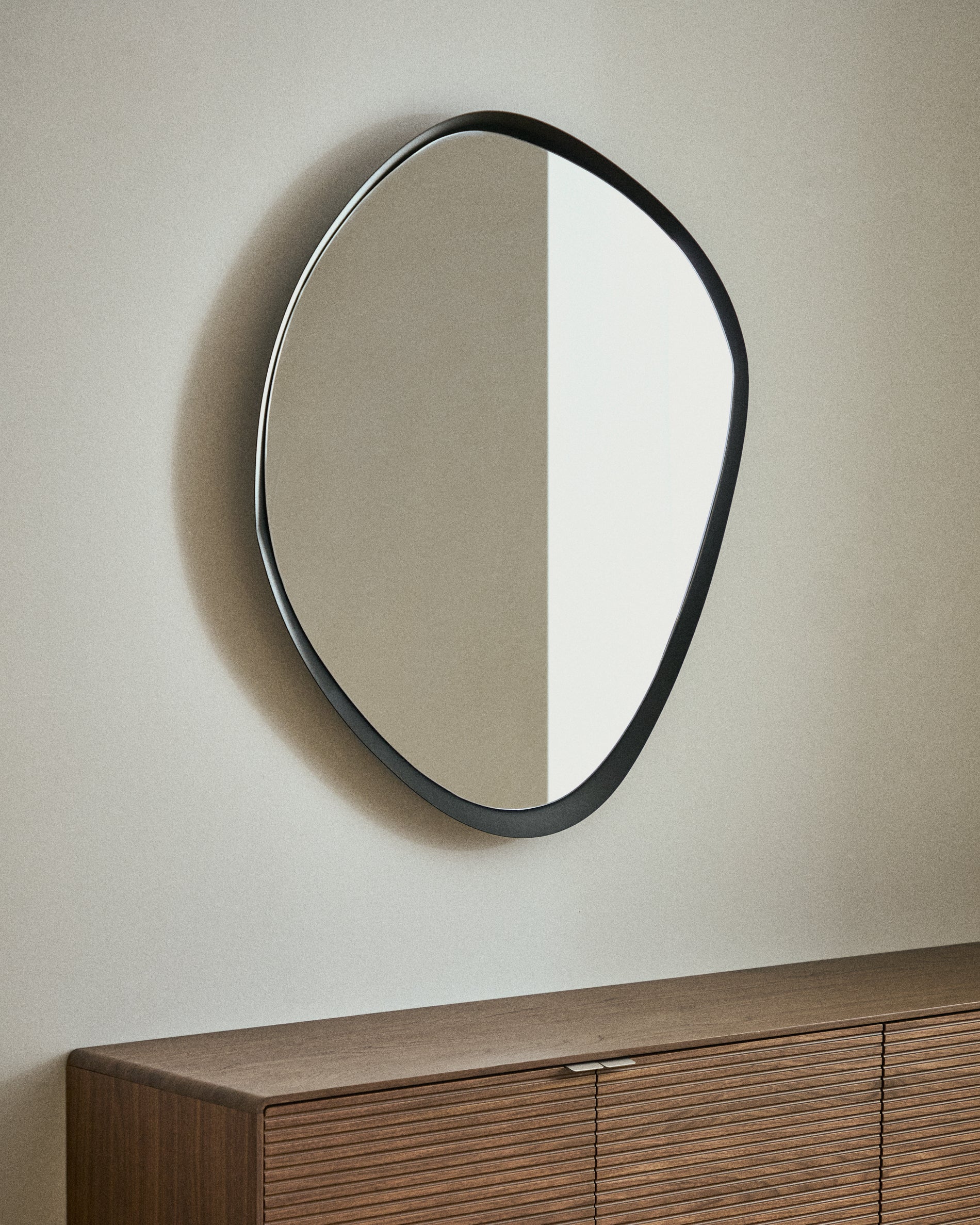 Tebel black metal mirror 67.5 x 74.5cm - Lifestyle