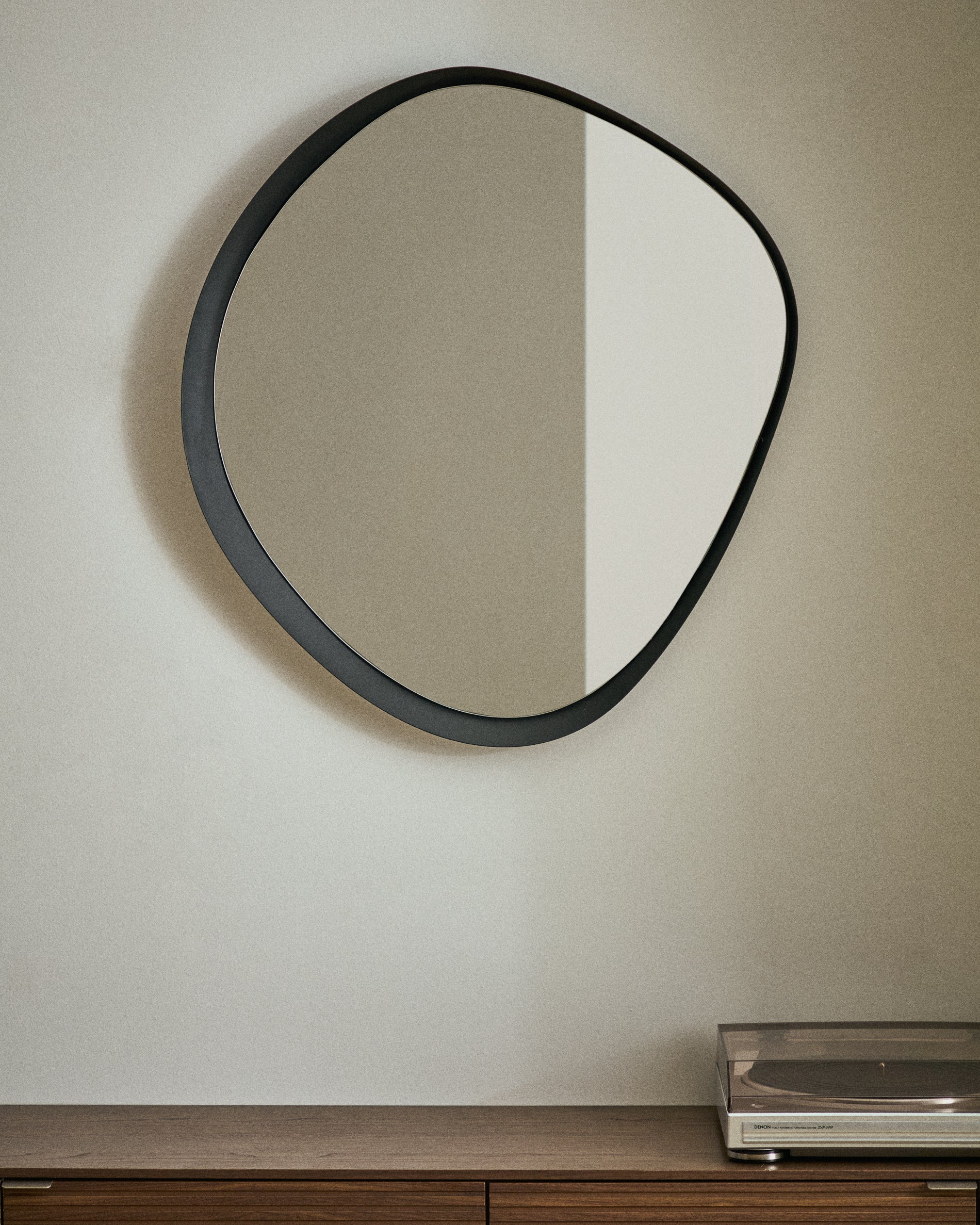 Tebel black metal mirror 85 x 93.5 cm - Lifestyle