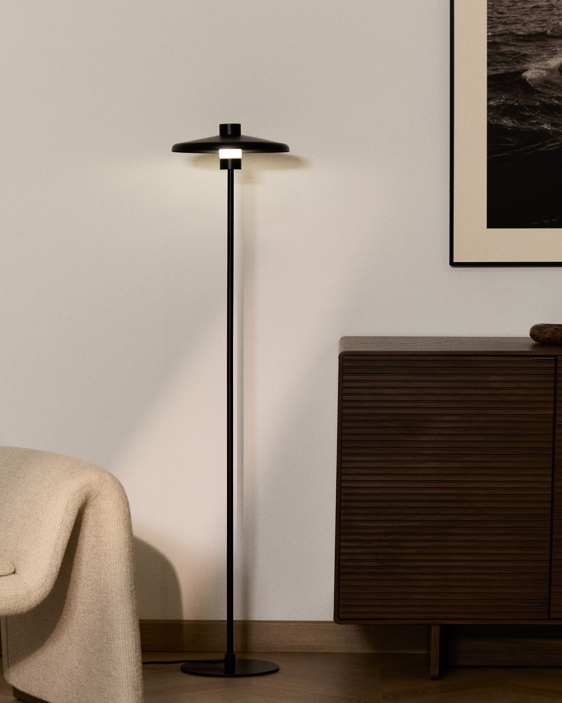 Nuvira floor lamp in black satin metal - Lifestyle