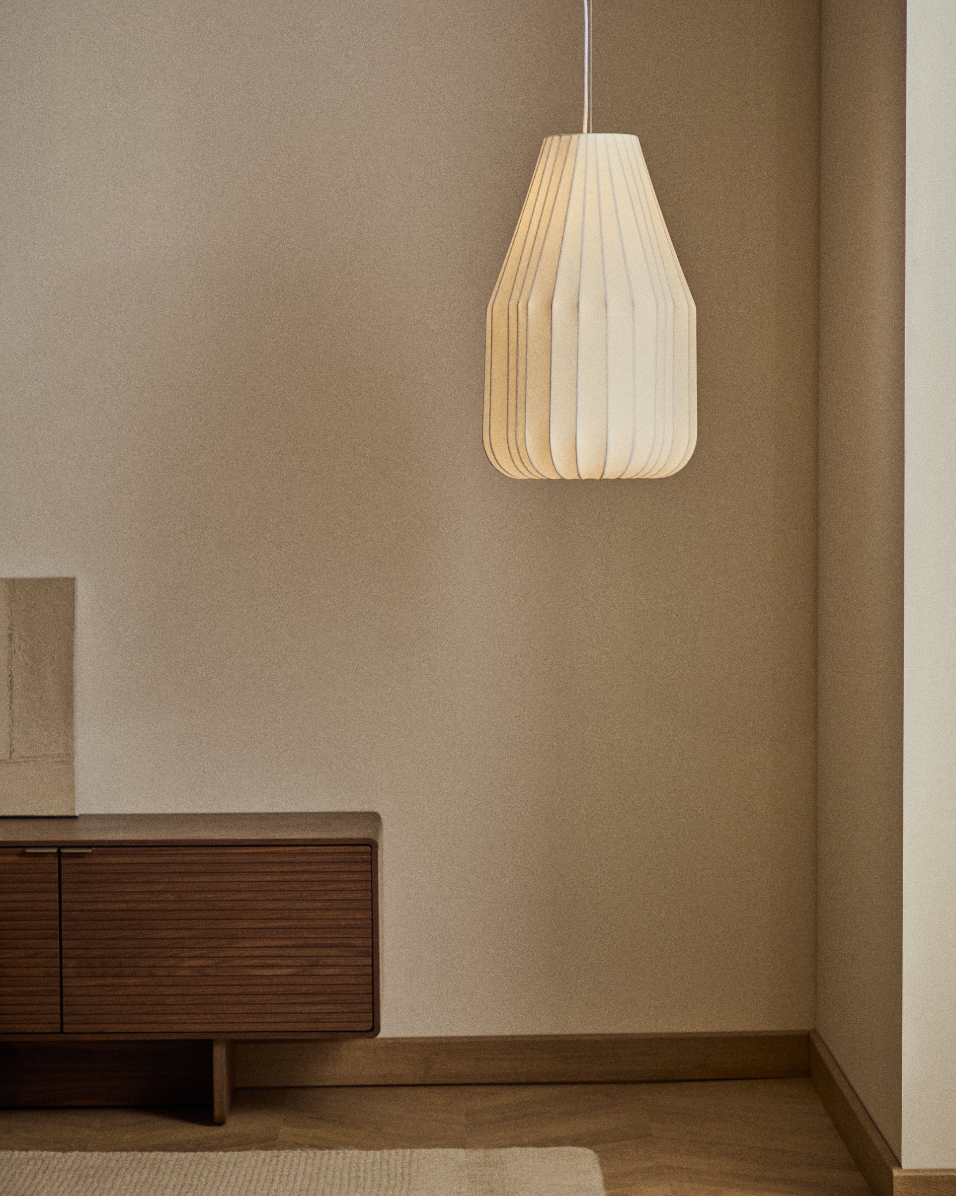 Somar ceiling lamp made with synthetic fibres and steel rods Ø30cm - Lifestyle