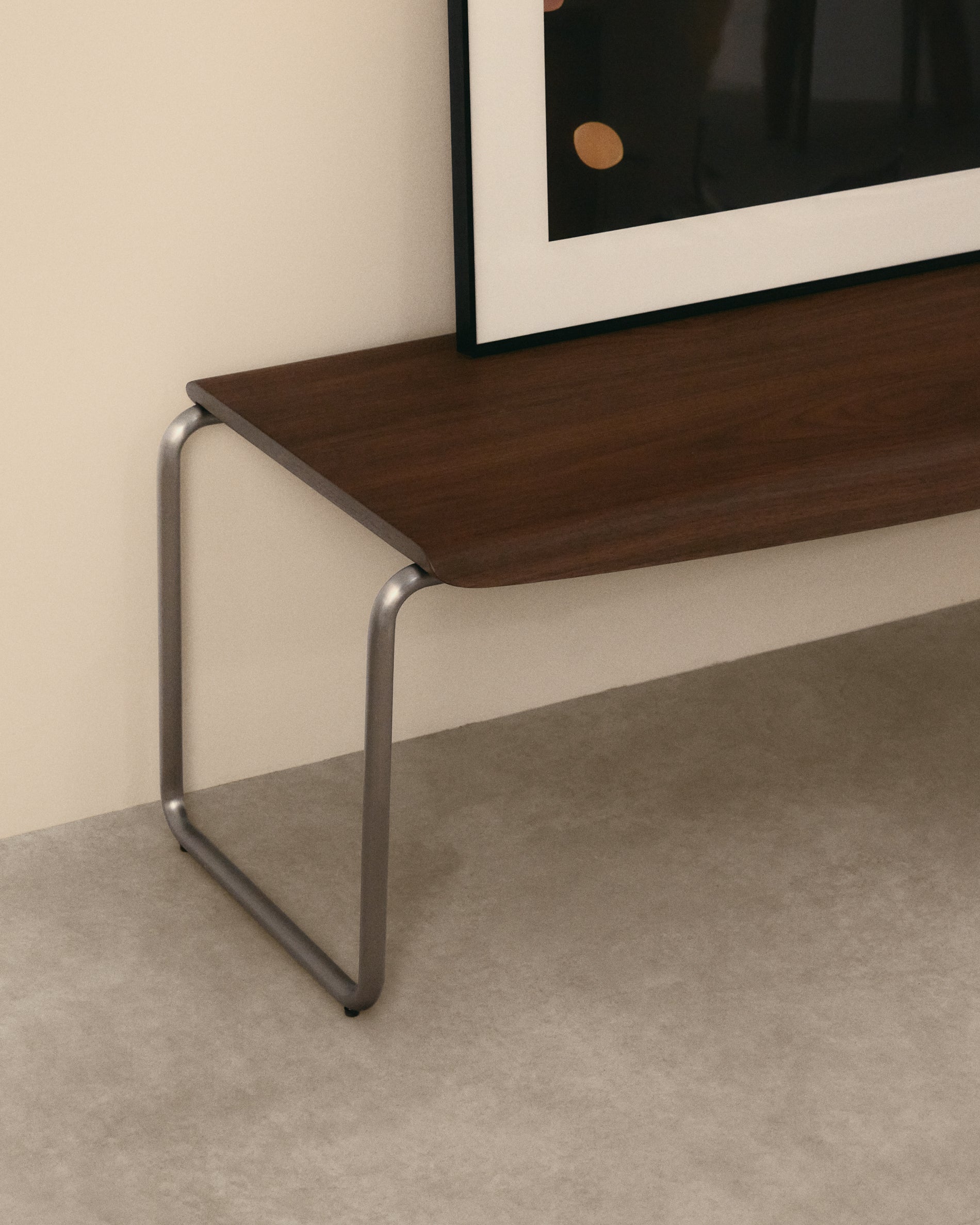 Tarsel bench in walnut veneer with brushed stainless steel structure 142cm - Lifestyle