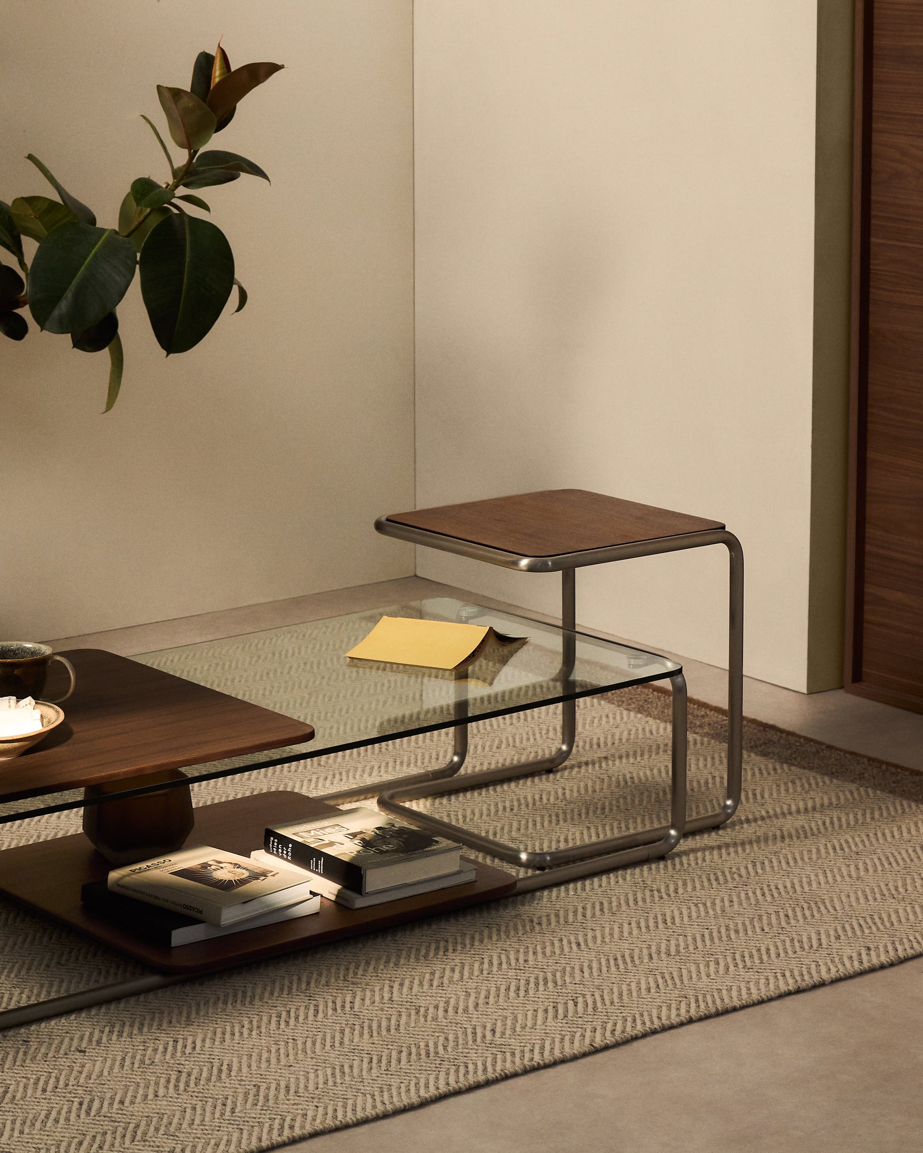 Tarsel side table in walnut veneer with brushed stainless steel structure 42 x 47cm - Lifestyle