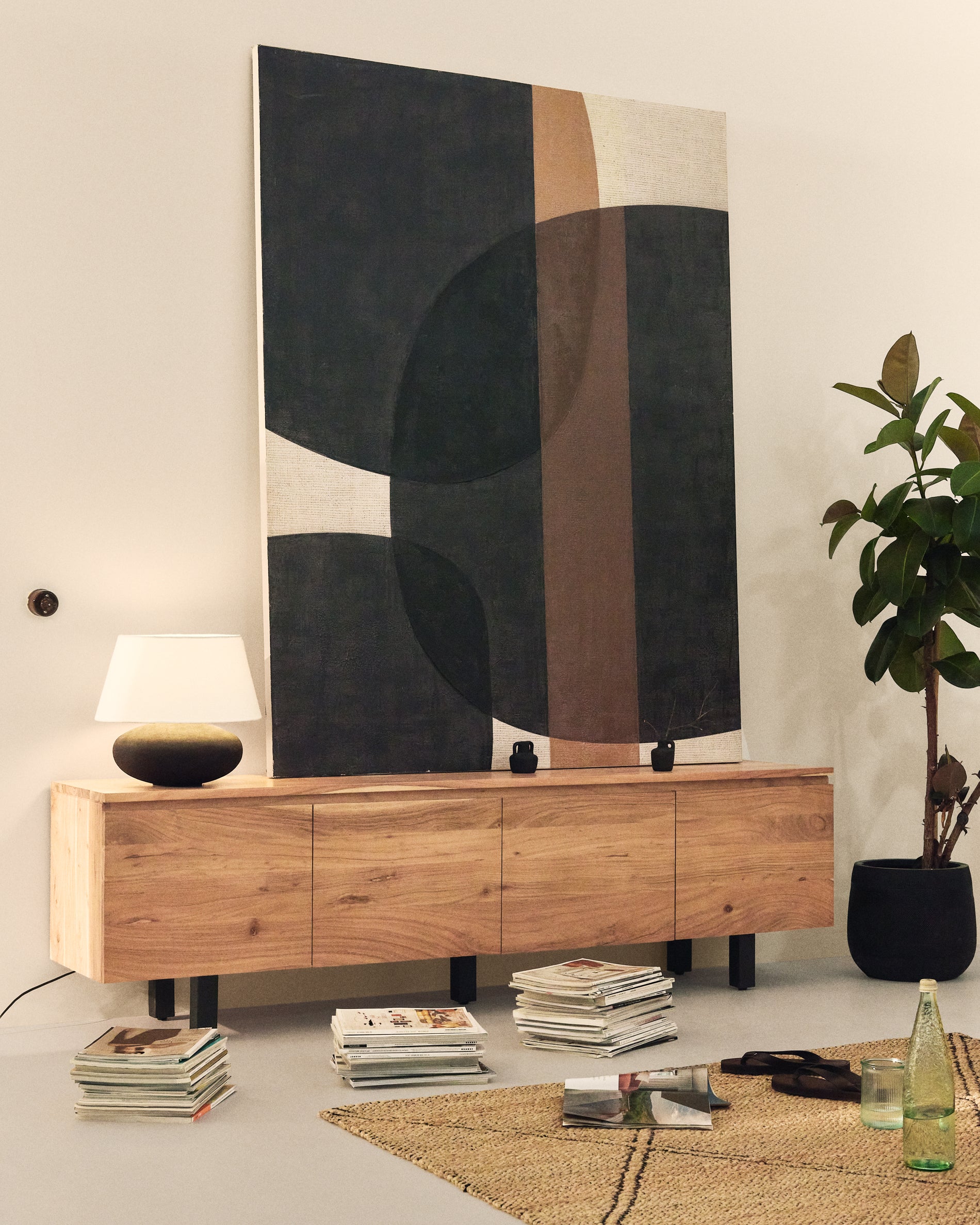 Uxue 3-door TV stand in solid acacia wood with bleached finish 200 x 58cm - Lifestyle