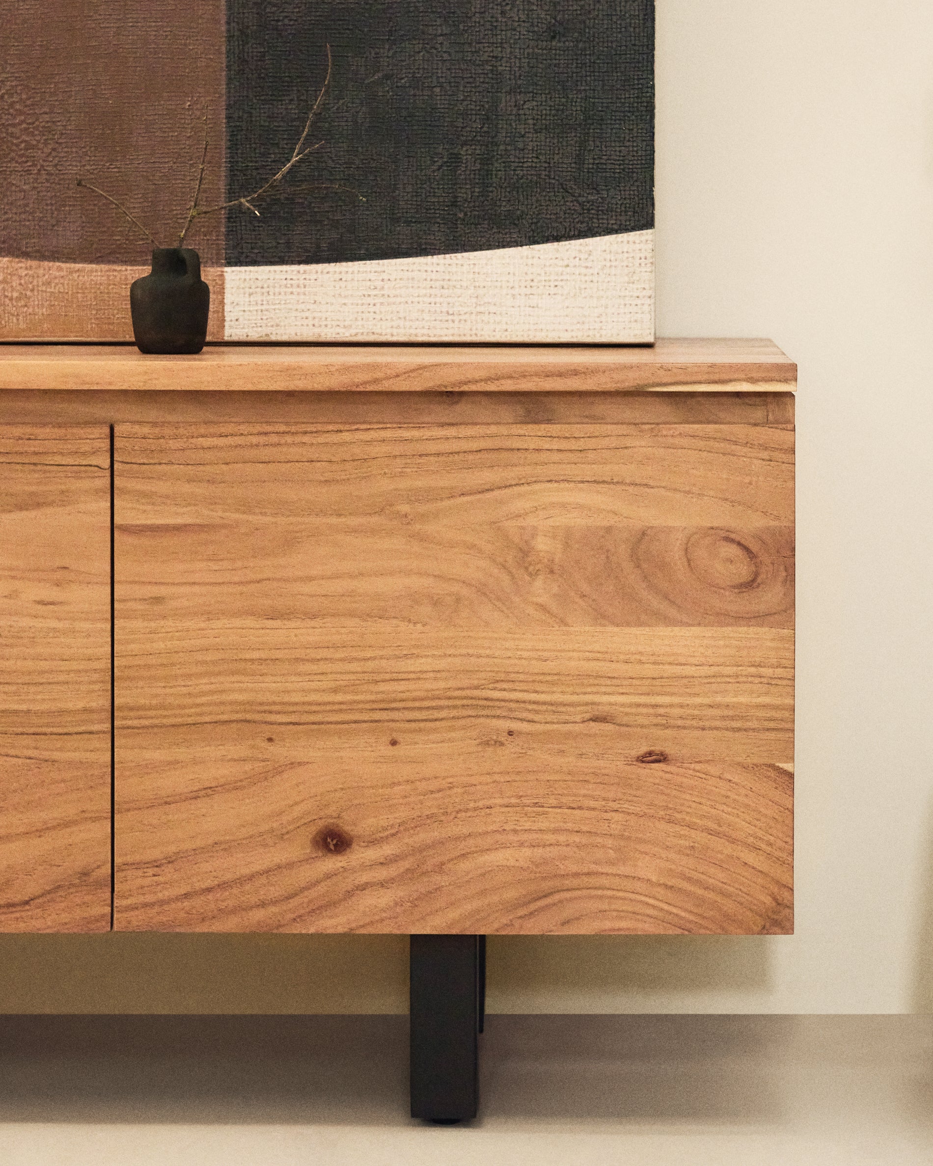Uxue 3-door TV stand in solid acacia wood with bleached finish 200 x 58cm - Lifestyle