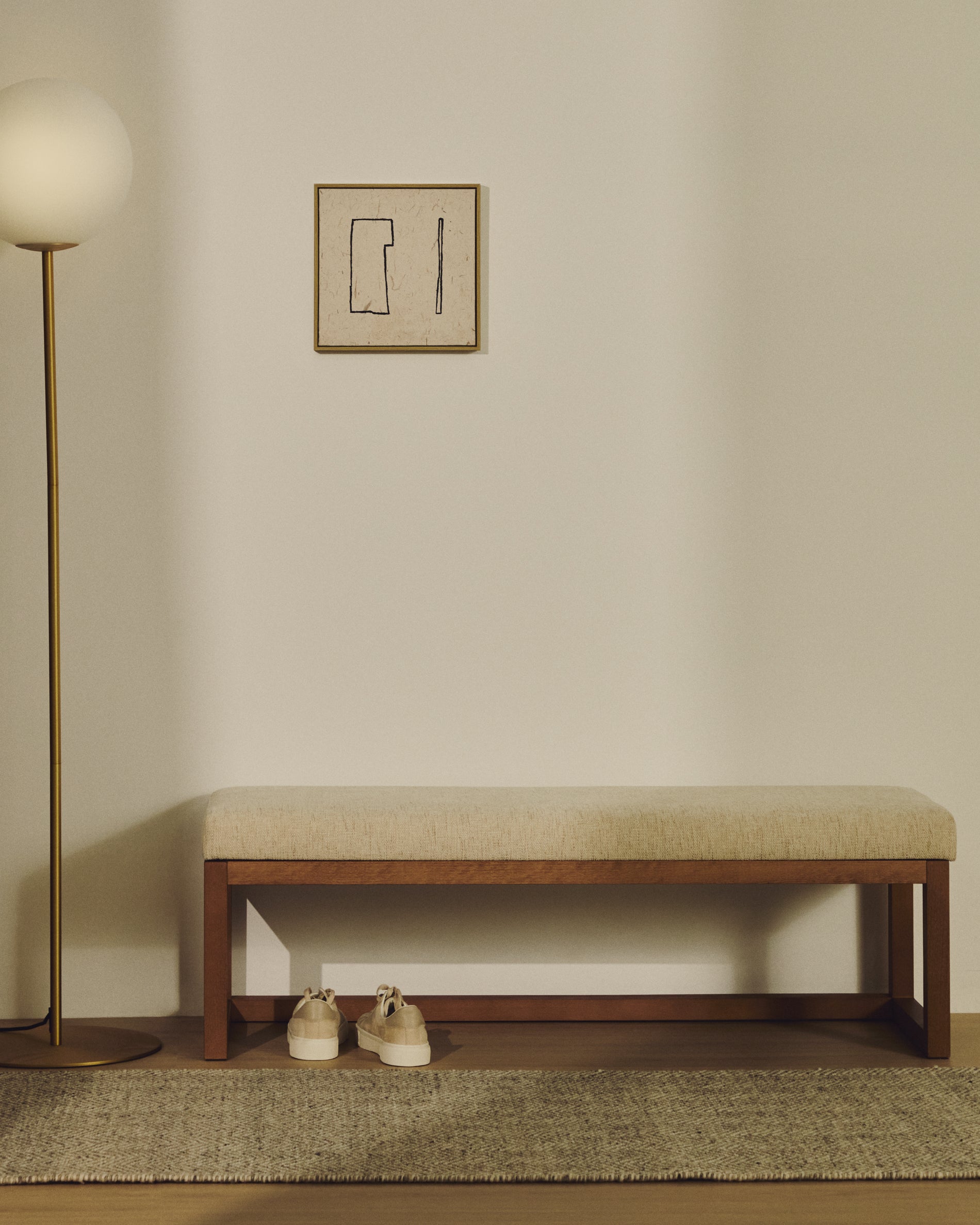 Loya bench in beige chenille and beech wood with walnut-coloured finish 128cm - Lifestyle