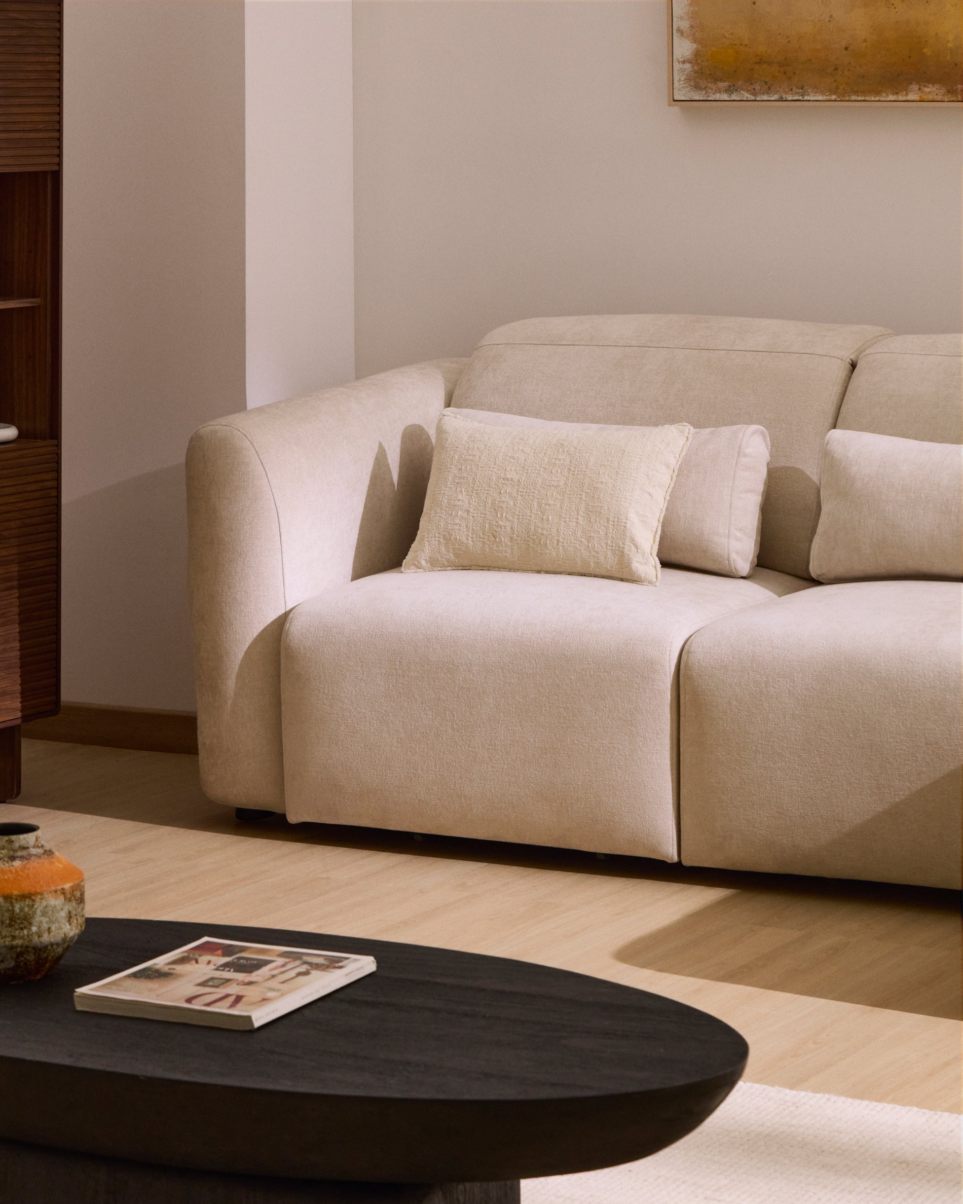 Lares 3-seater sofa with motorised sliding seats and reclining headrest in beige chenille 255cm - Lifestyle