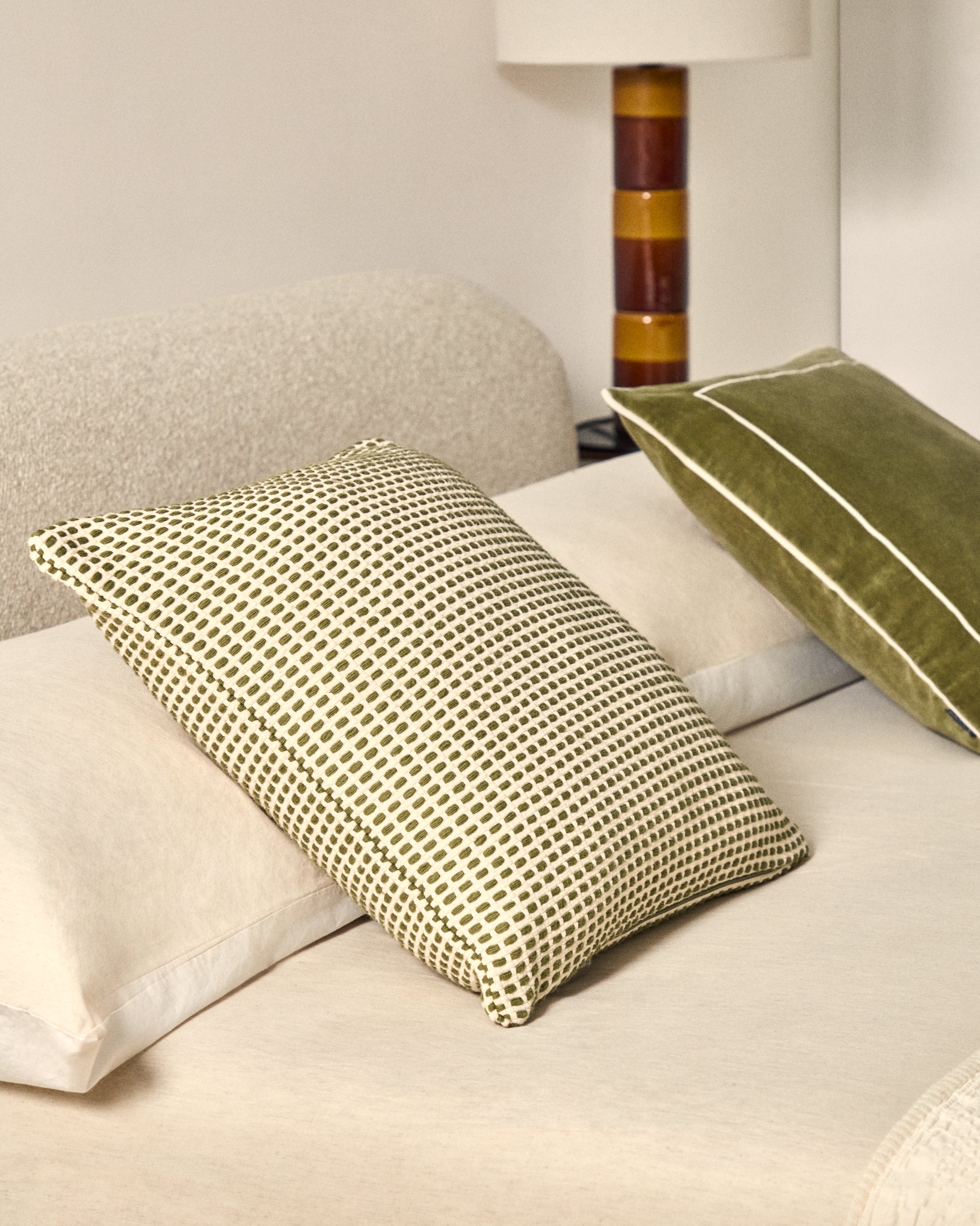 Erelia green 100% cotton jacquard cushion cover 45 x 45cm - Lifestyle