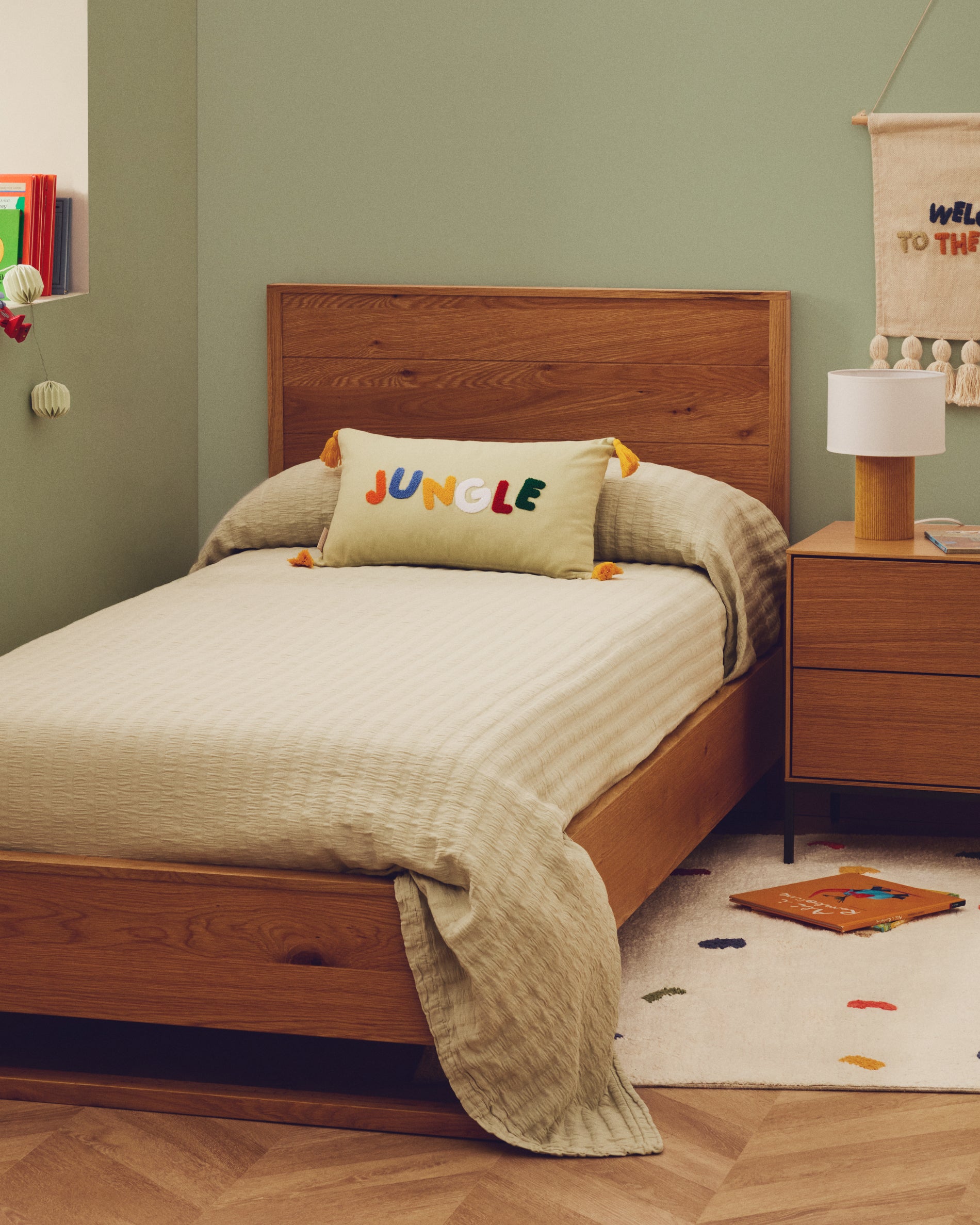 Rilune 100% cotton bedspread with light green embossed stripe effect for 90 cm bed - Lifestyle