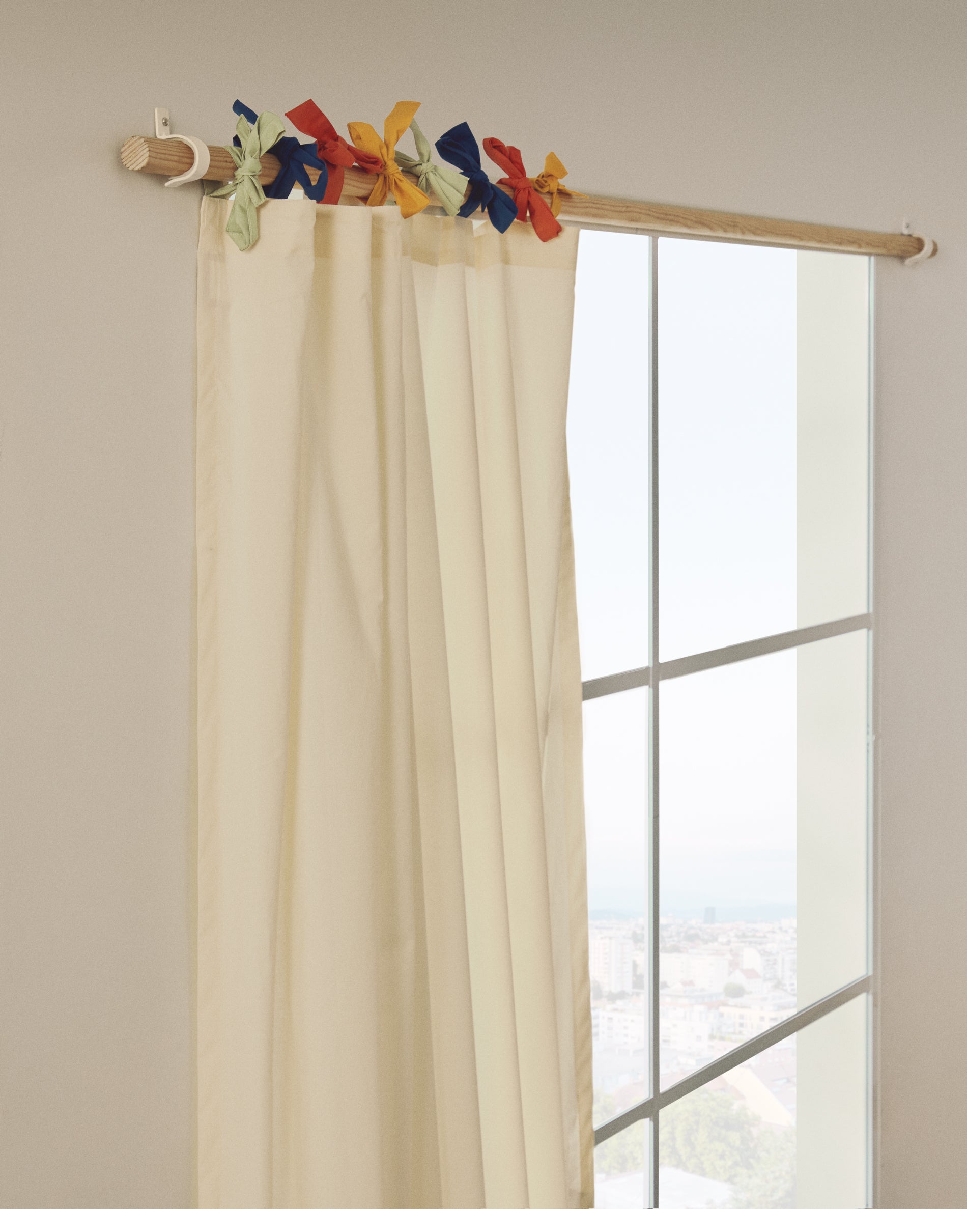 Zelda white 100% cotton curtain with multicoloured ties 135 x 270cm - Lifestyle
