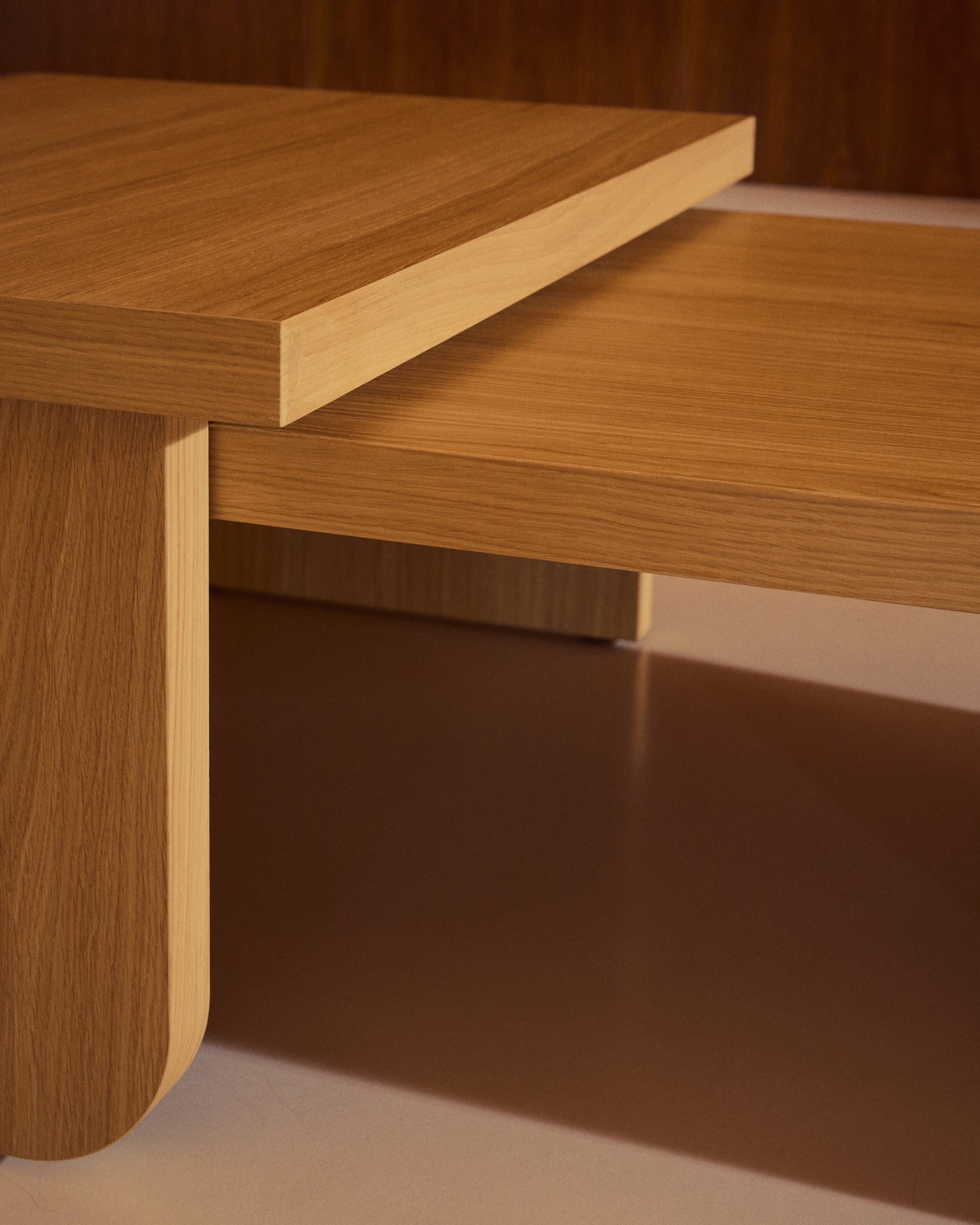 Oaq set of 2 coffee tables in oak wood veneer with natural finish FSC Mix Credit - Lifestyle