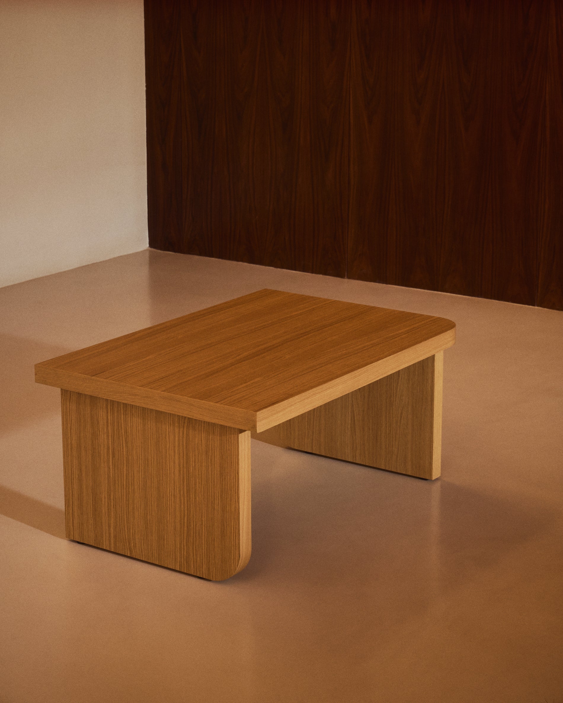 Oaq coffee table in oak wood veneer with natural finish, 89 x 62 cm FSC Mix Credit - Lifestyle