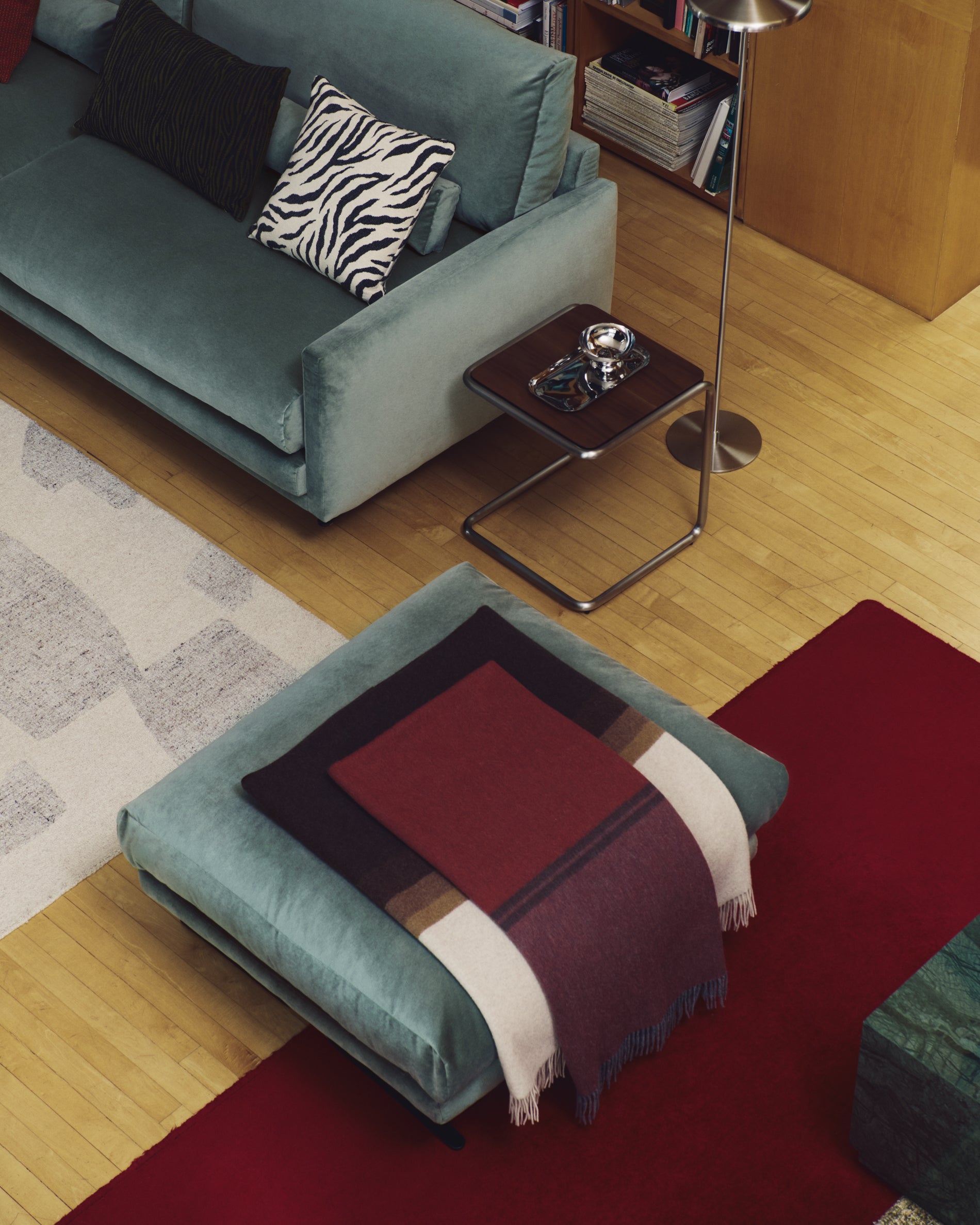 Zunara multicoloured double-sided wool blend blanket with fringing 170 x 130cm - Lifestyle